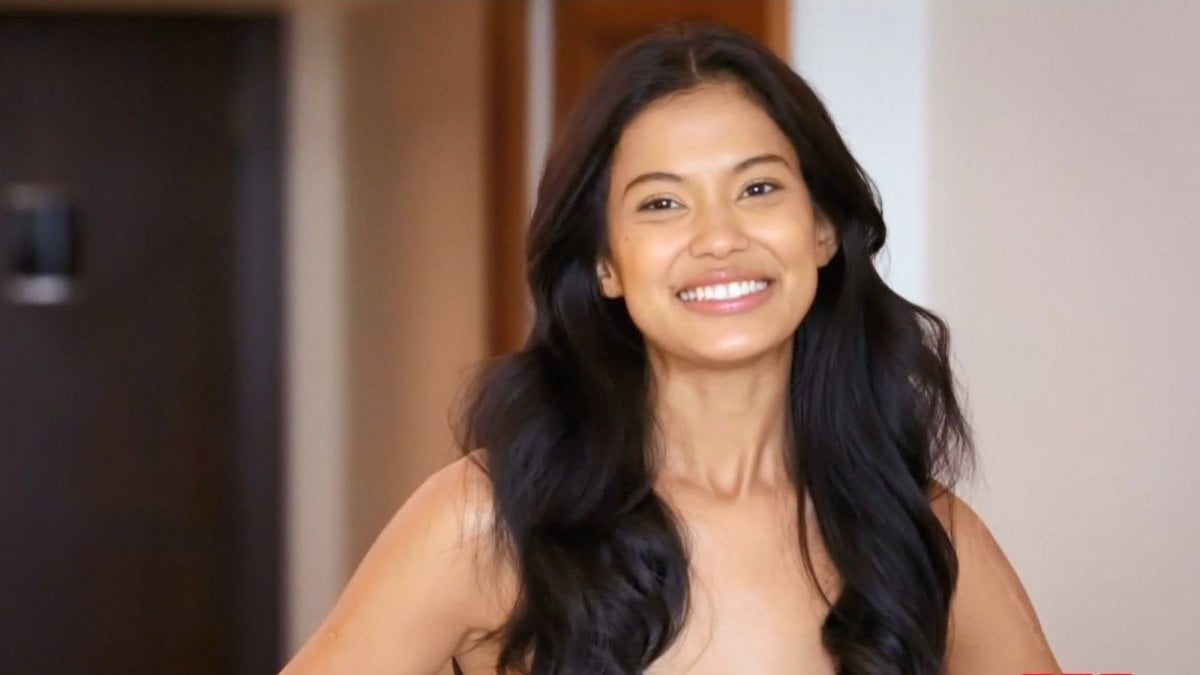 Juliana Custodio smiling on her wedding day to Michael Jessen on '90 Day Fiancé'