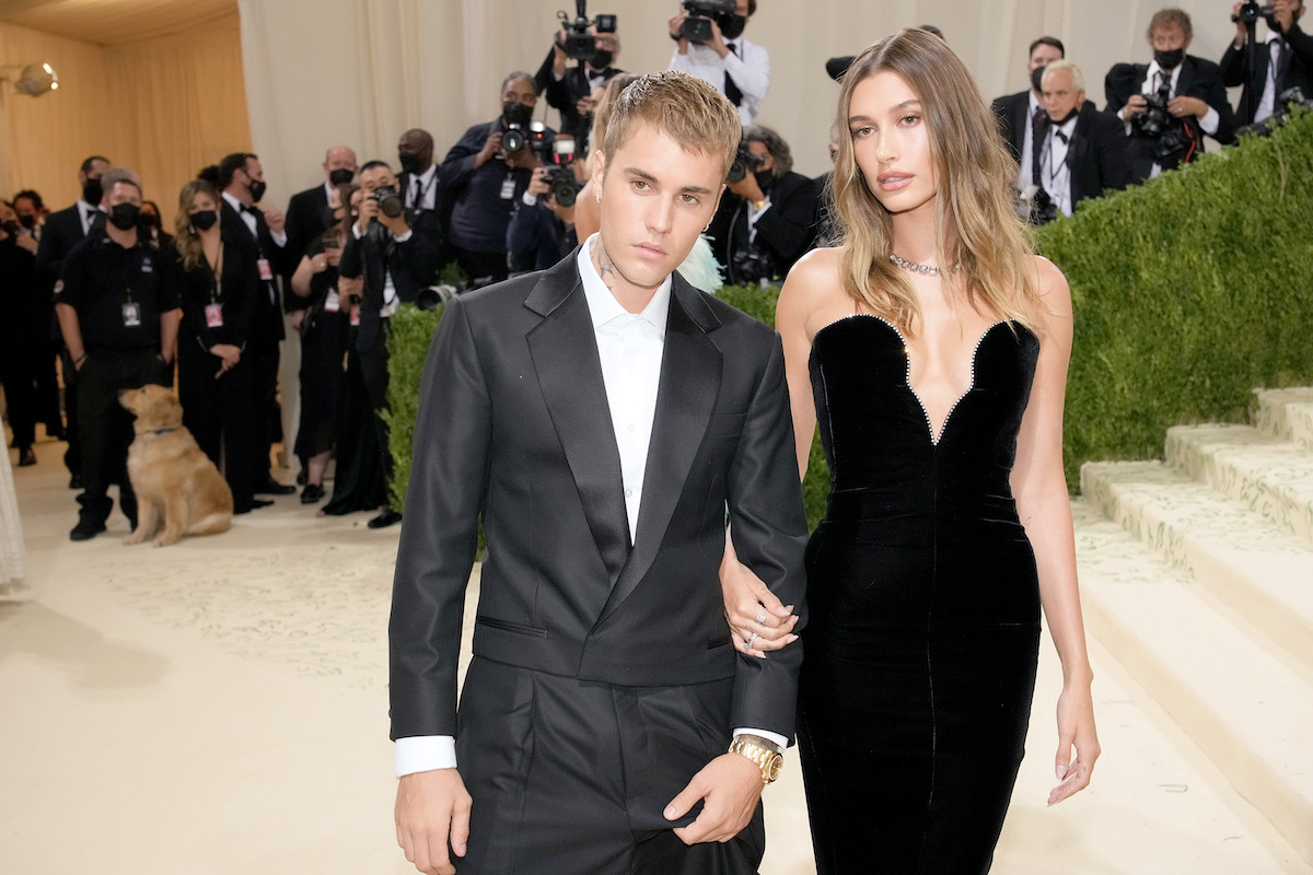 Justin Bieber and Hailey Bieber pose together at the 2021 Met Gala.