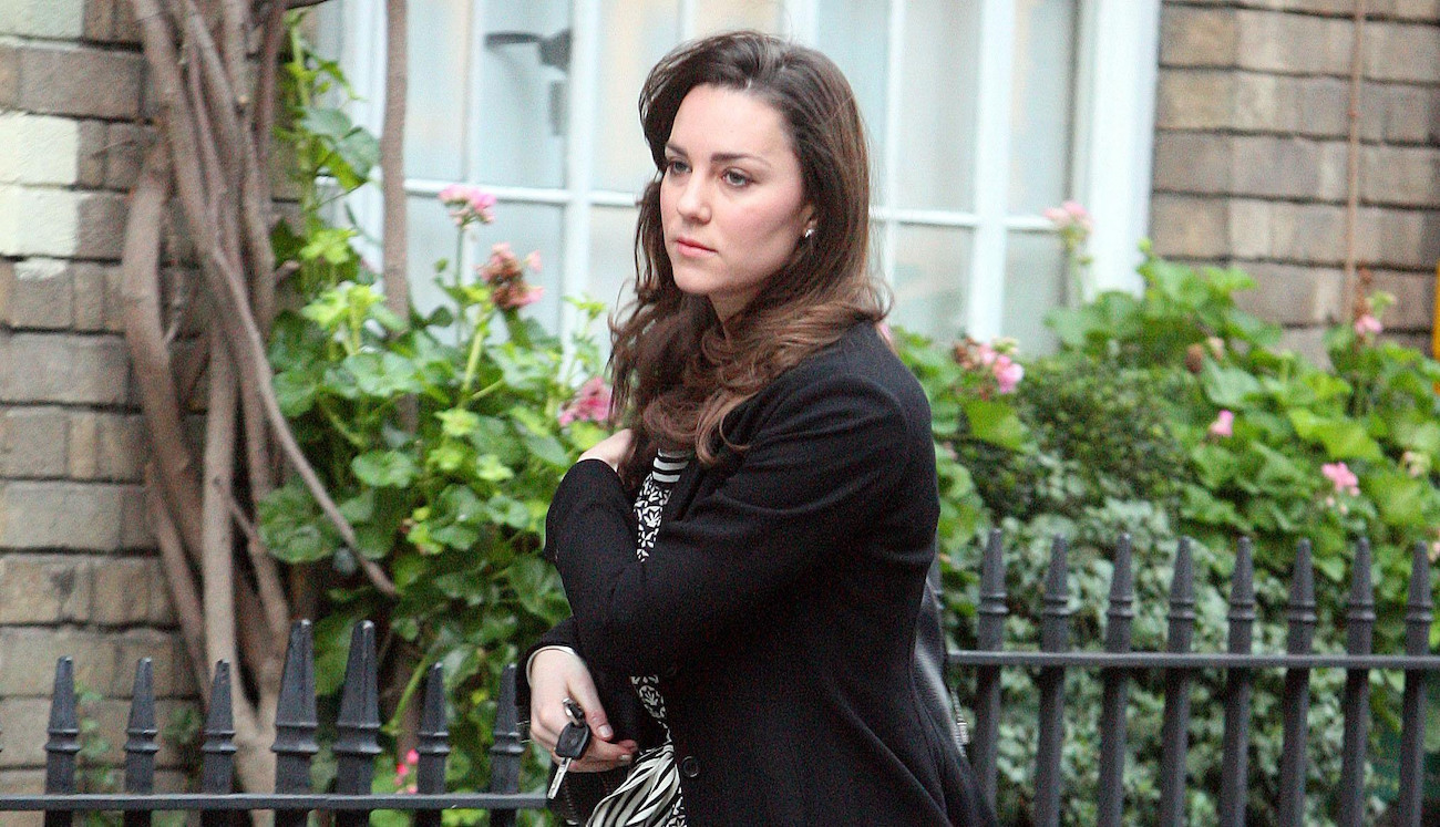 Kate Middleton photographed outside her home on her 25th birthday