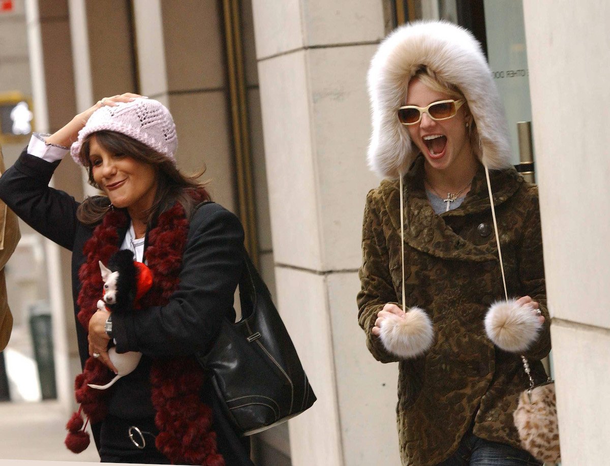 Lynne Spears and Britney Spears in winter hats