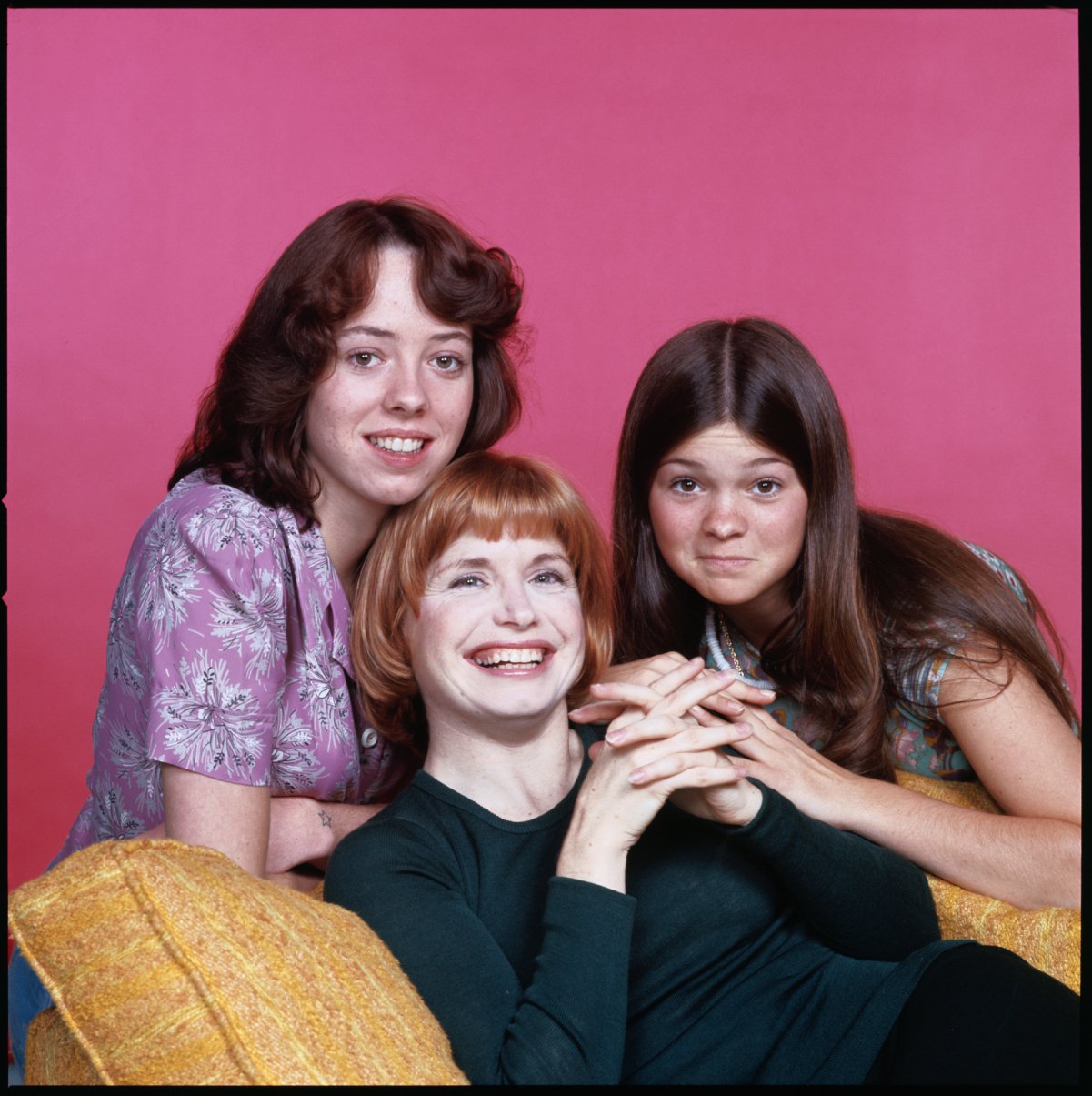 The 1975 cast of 'One Day at a Time,' left to right: Mackenzie Phillips, Bonnie Franklin, and Valerie Bertinelli