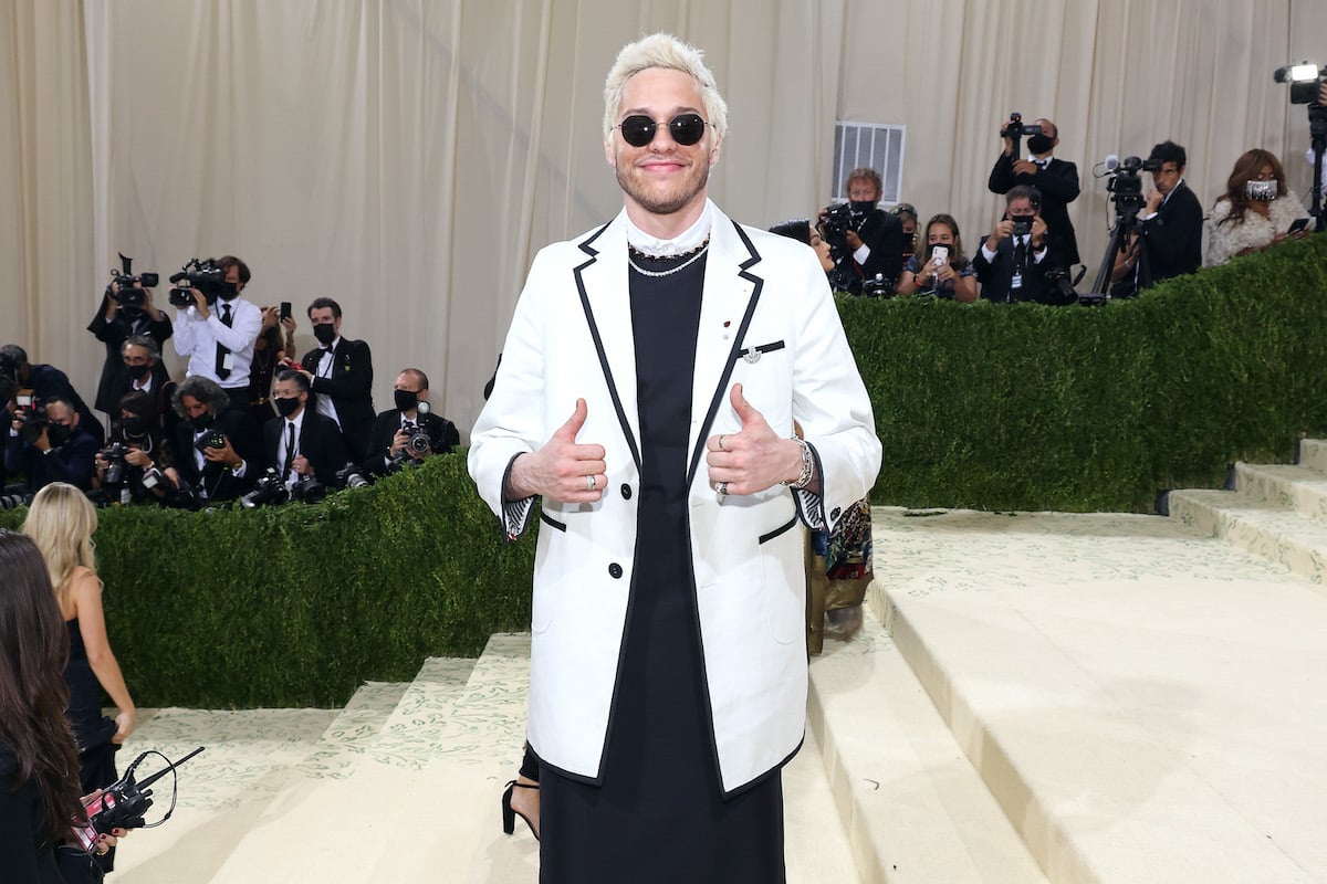 Pete Davidson gives the camera two thumbs up at the 2021 Met Gala.