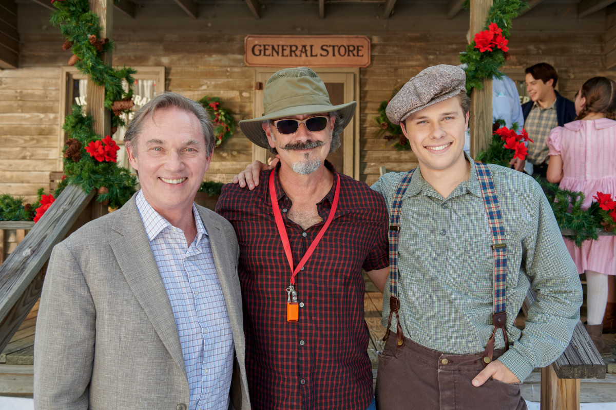 Richard Thomas visits 'The Waltons' Homecoming' director Lev L. Spiro and actor Logan Shroyer on the set