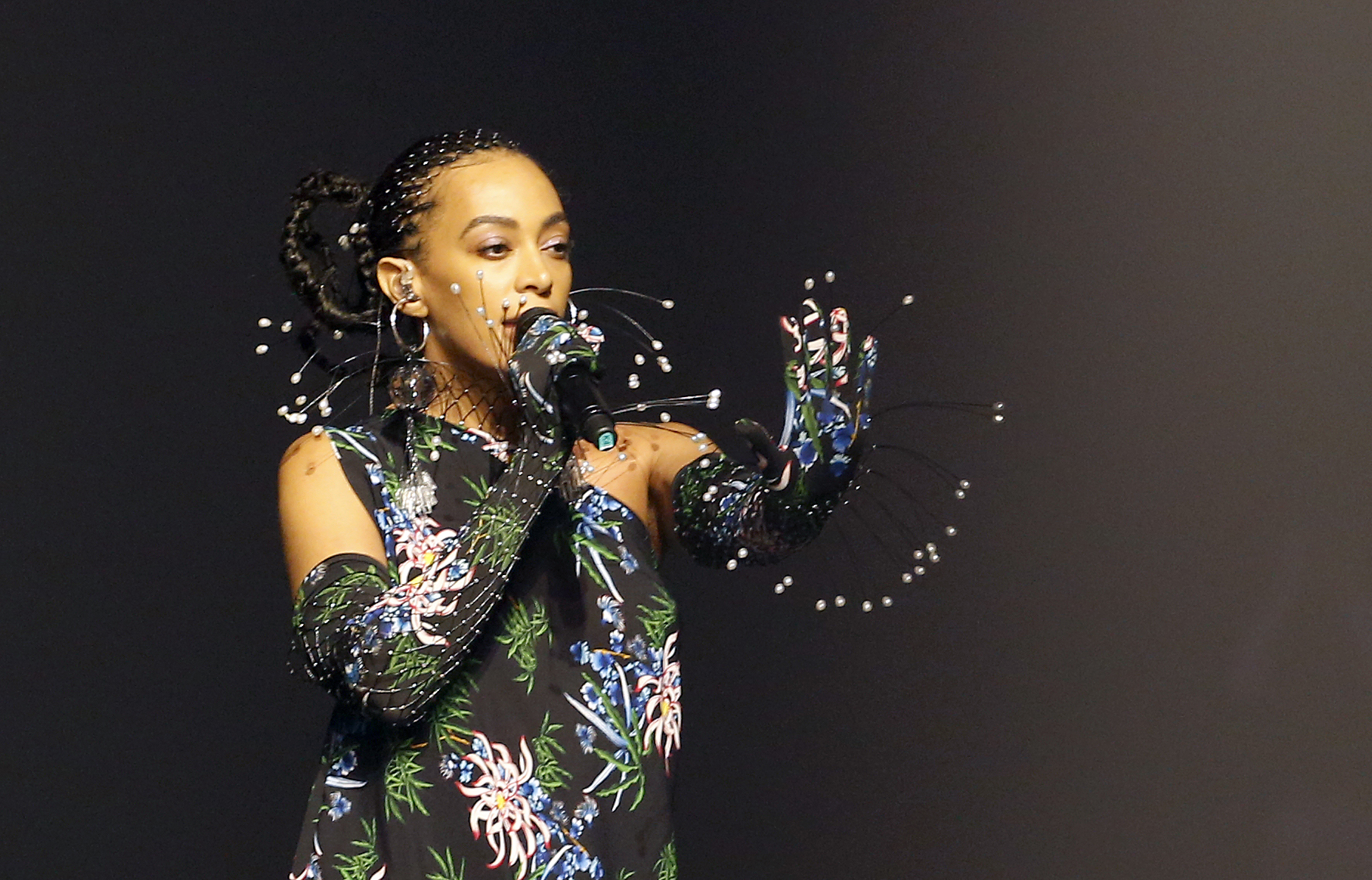 Singer Solange Knowles performs during the runway during the Kenzo Menswear Spring Summer 2020 show