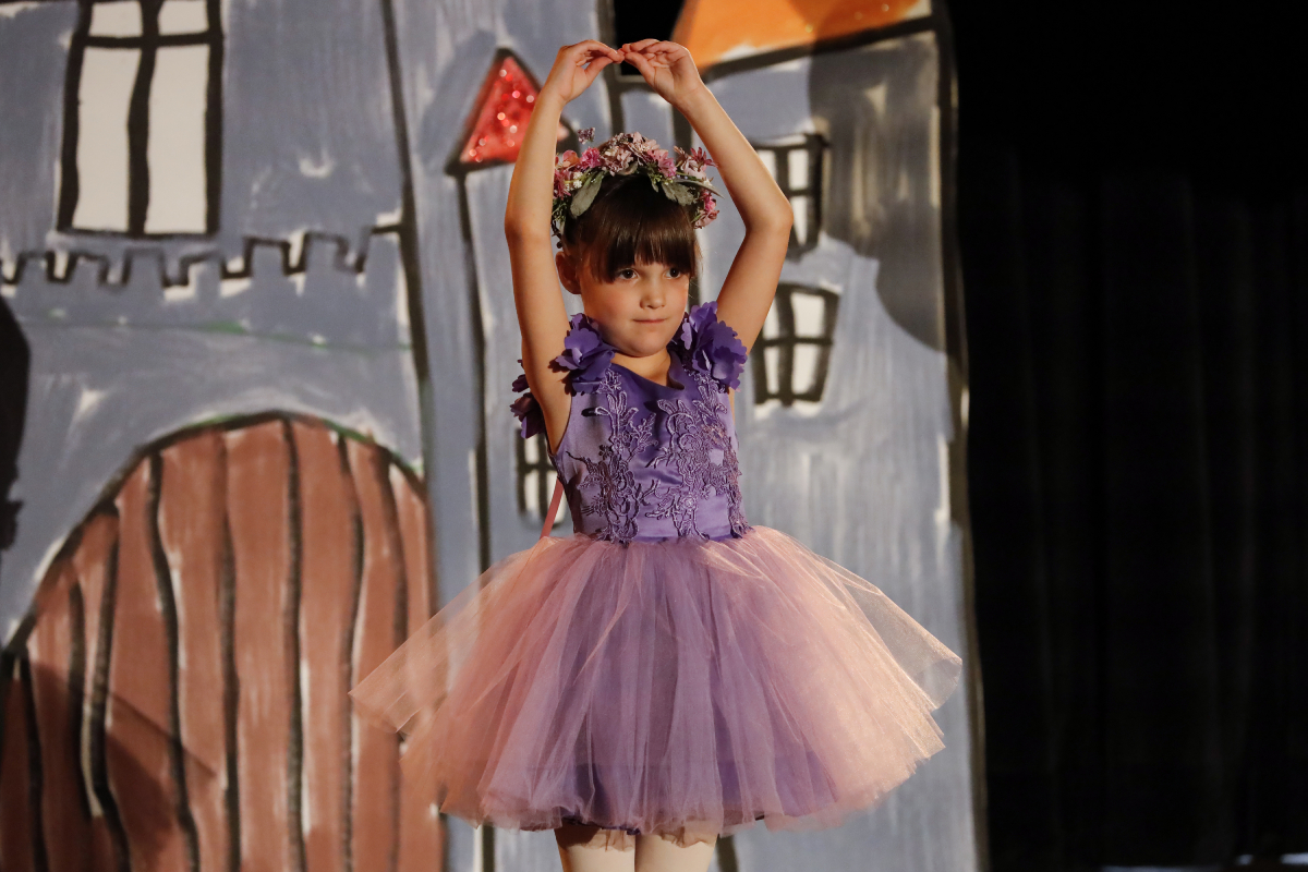 The Blacklist Season 9 aged up Agnes Keen considerably. Sarah/Katherine Kell as Agnes Keen in a tutu during a dance recital in season 7.