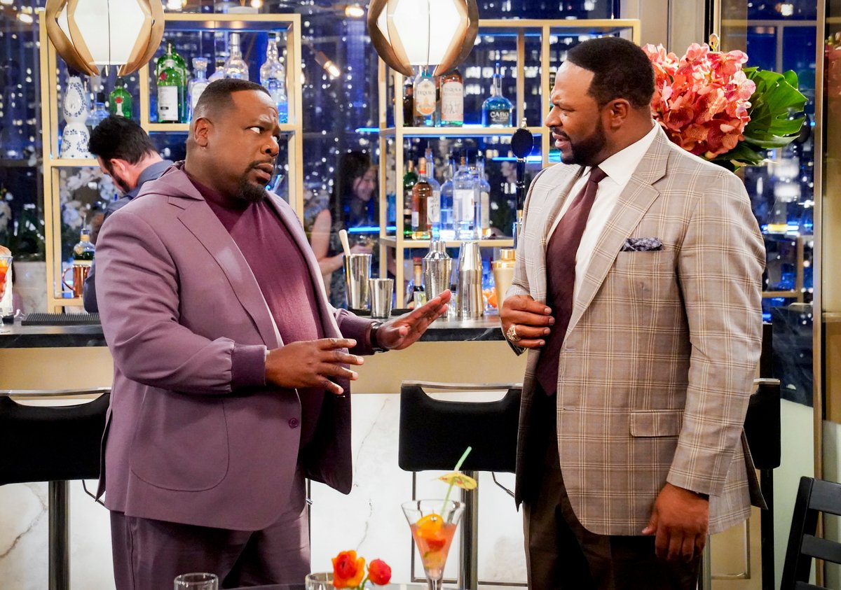 Cedric the Entertainer and Jerome Bettis on 'The Neighborhood'