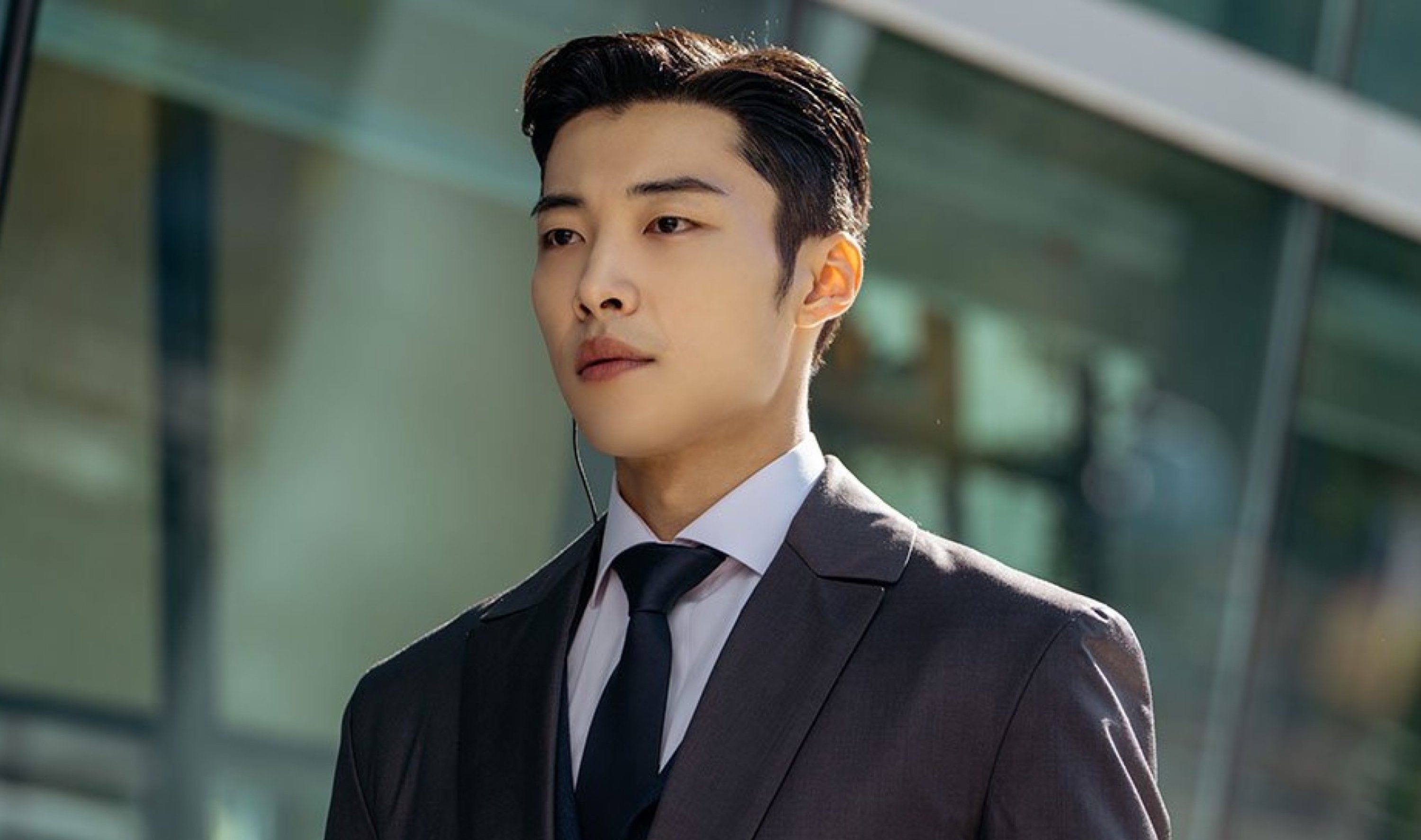 4 Must-Watch Woo Do-Hwan K-Dramas Before His Return From The Military