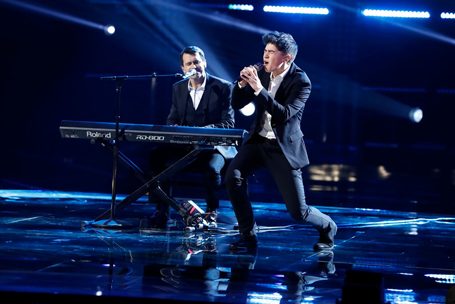 Jim and Sasha Allen perform on The Voice Season 21 Episode 15.