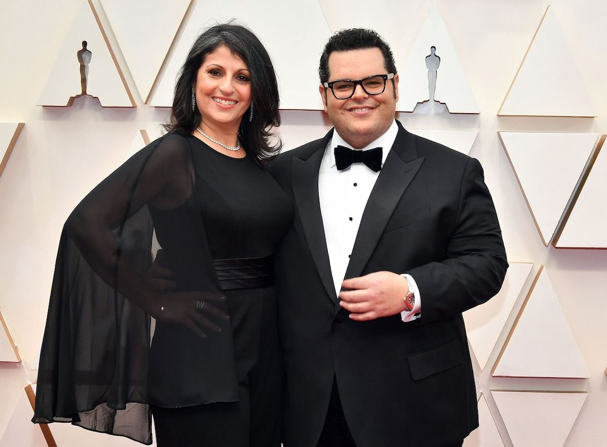 Josh Gad and wife Amy Darvish