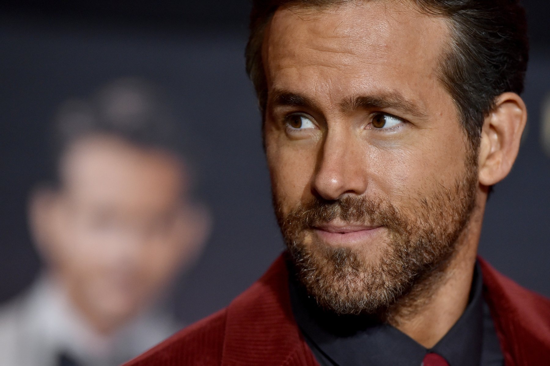 Red Notice' Star Ryan Reynolds Teams Up with 'Antiques Roadshow' For  Hilarious Appraisal