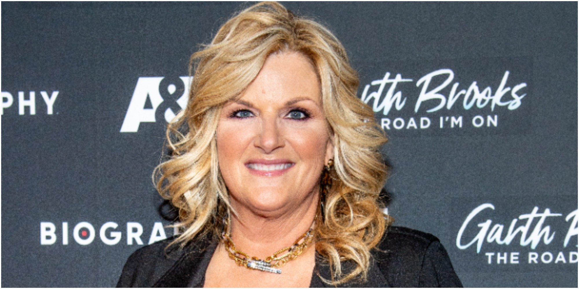 Trisha Yearwood poses on the red carpet.