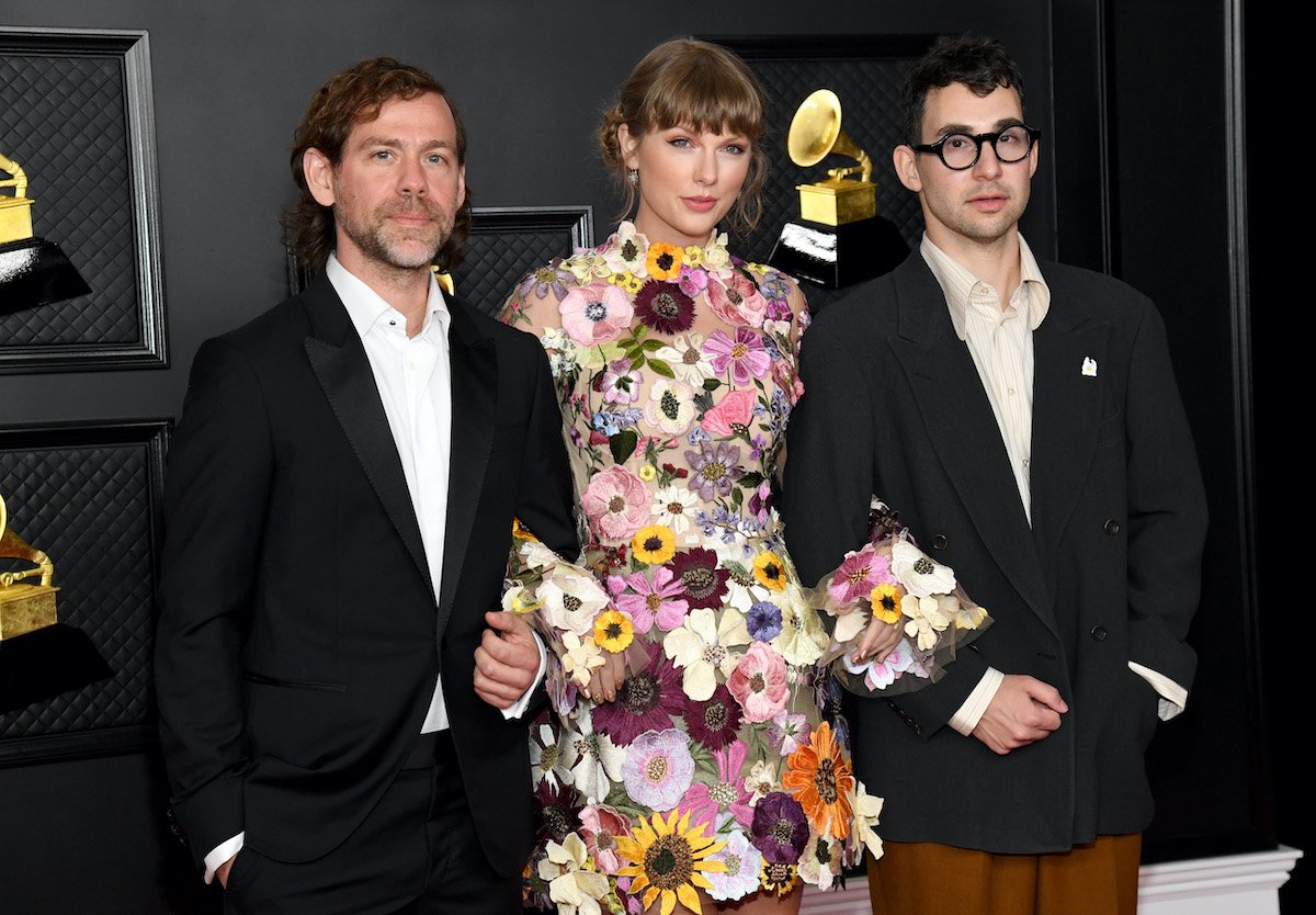 Aaron Dessner, Taylor Swift and Jack Antonoff at the 63rd Annual Grammy awards