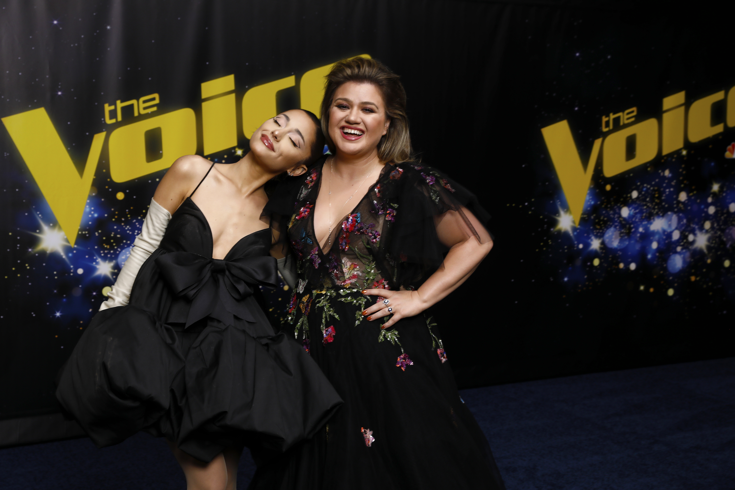 'The Voice' episode titled 'Live Top 10 Performances' featuring Ariana Grande and Kelly Clarkson