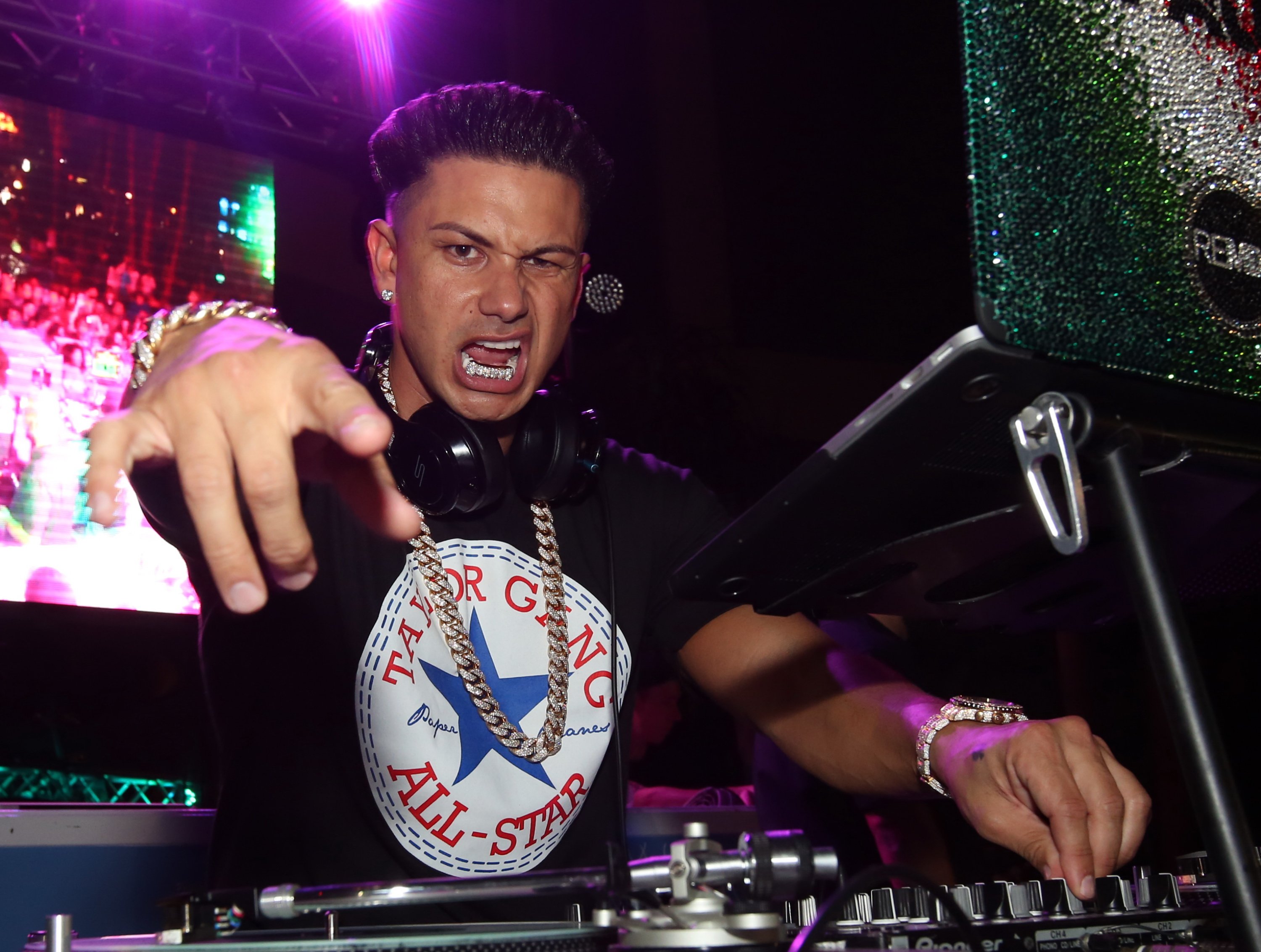 DJ Pauly DelVecchio from 'Jersey Shore: Family Vacation' performing at Harrah's in Atlantic City