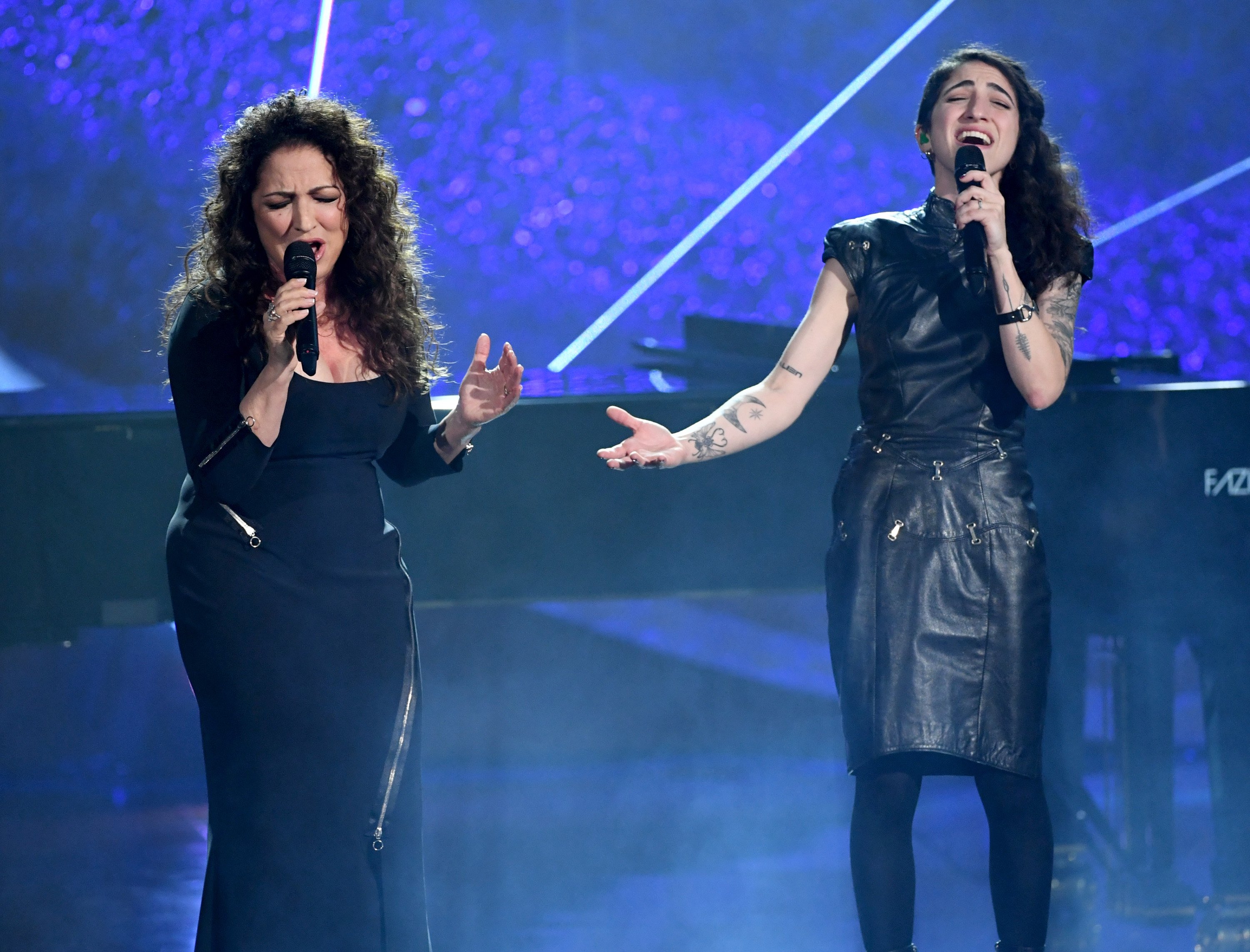 Gloria Estefan (L) and her daughter Emily Estefan performing together