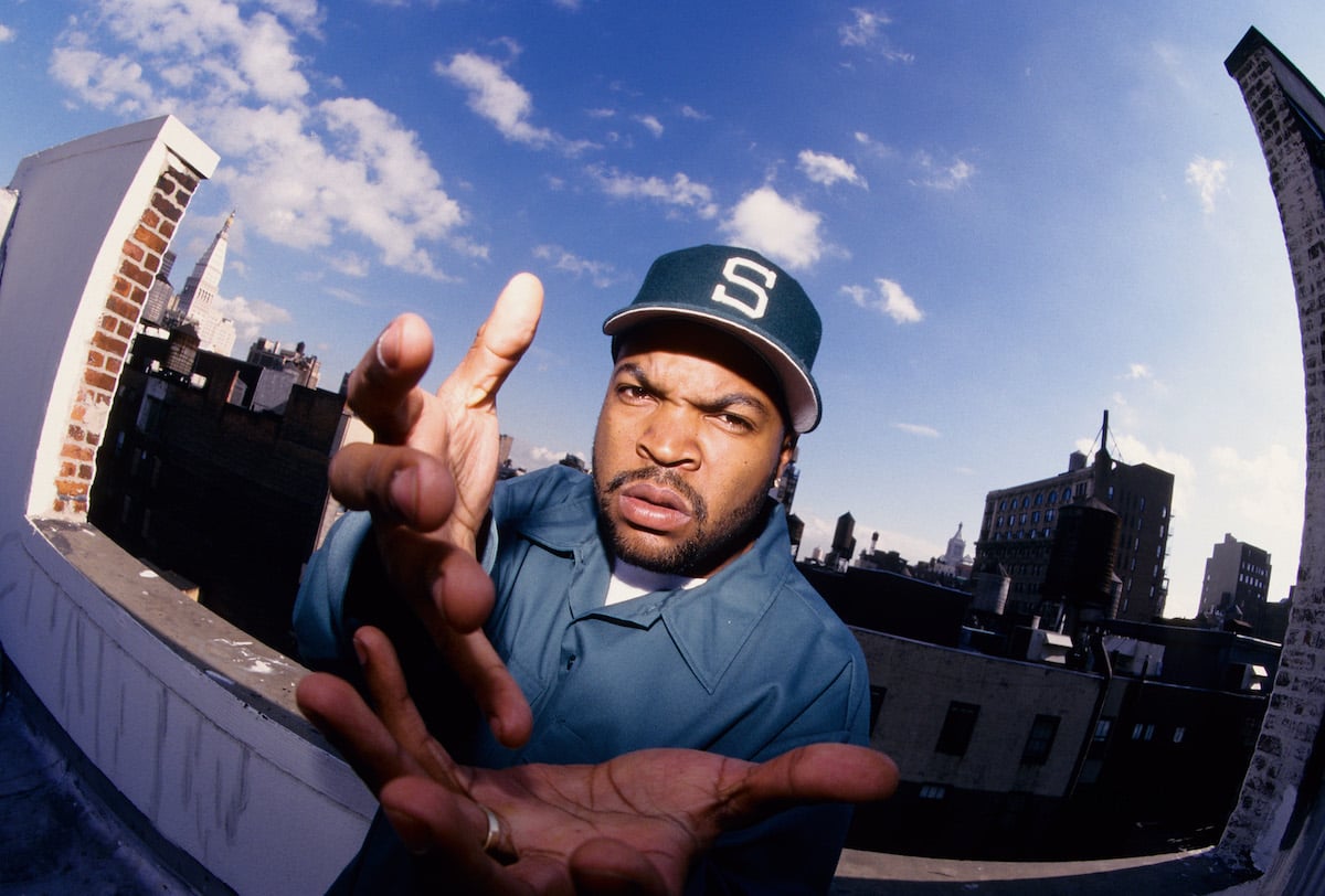 Ice Cube poses with his hands out