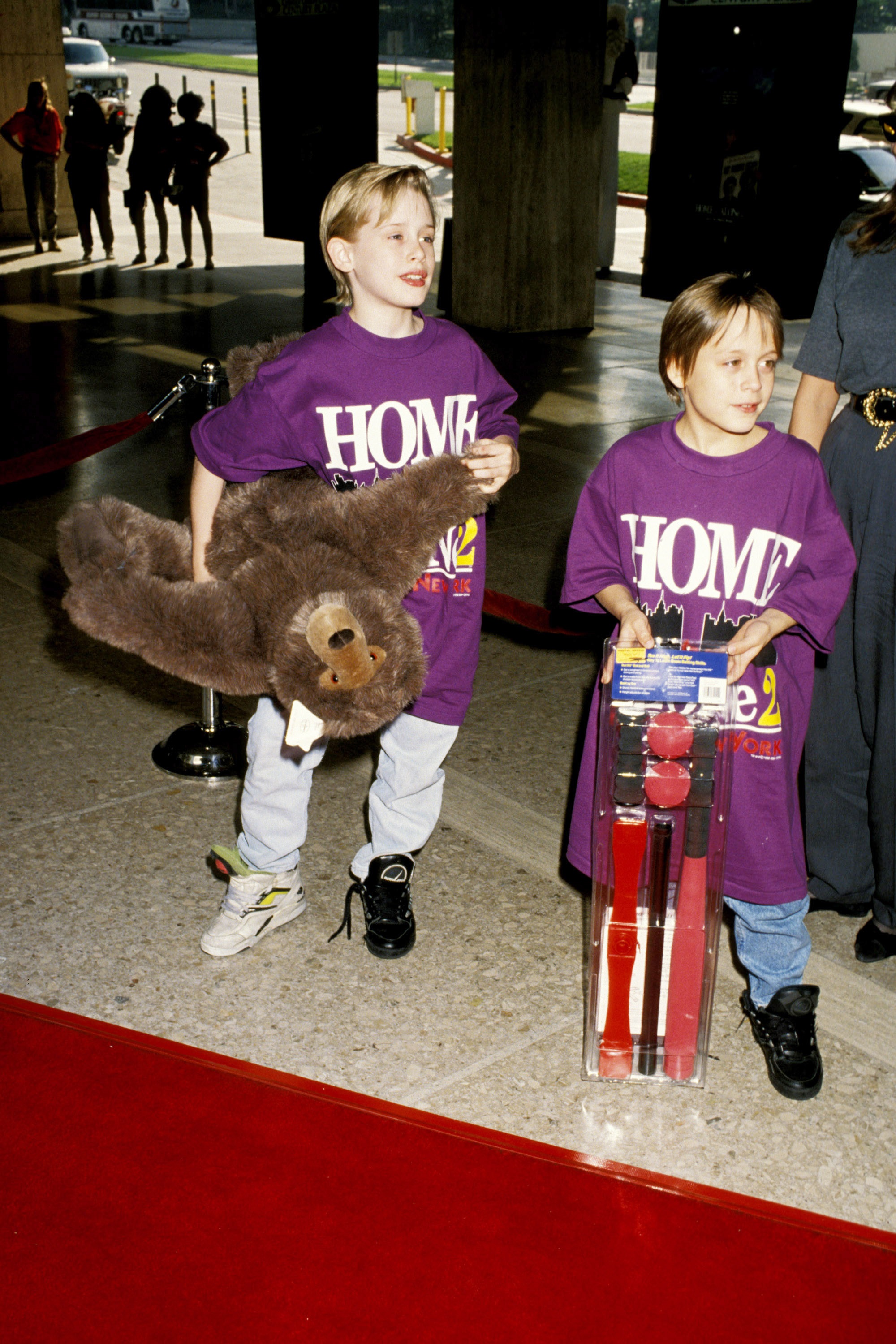 Macaulay Culkin and Kieran Culkin at the 'Home Alone 2: Lost in New York' premiere