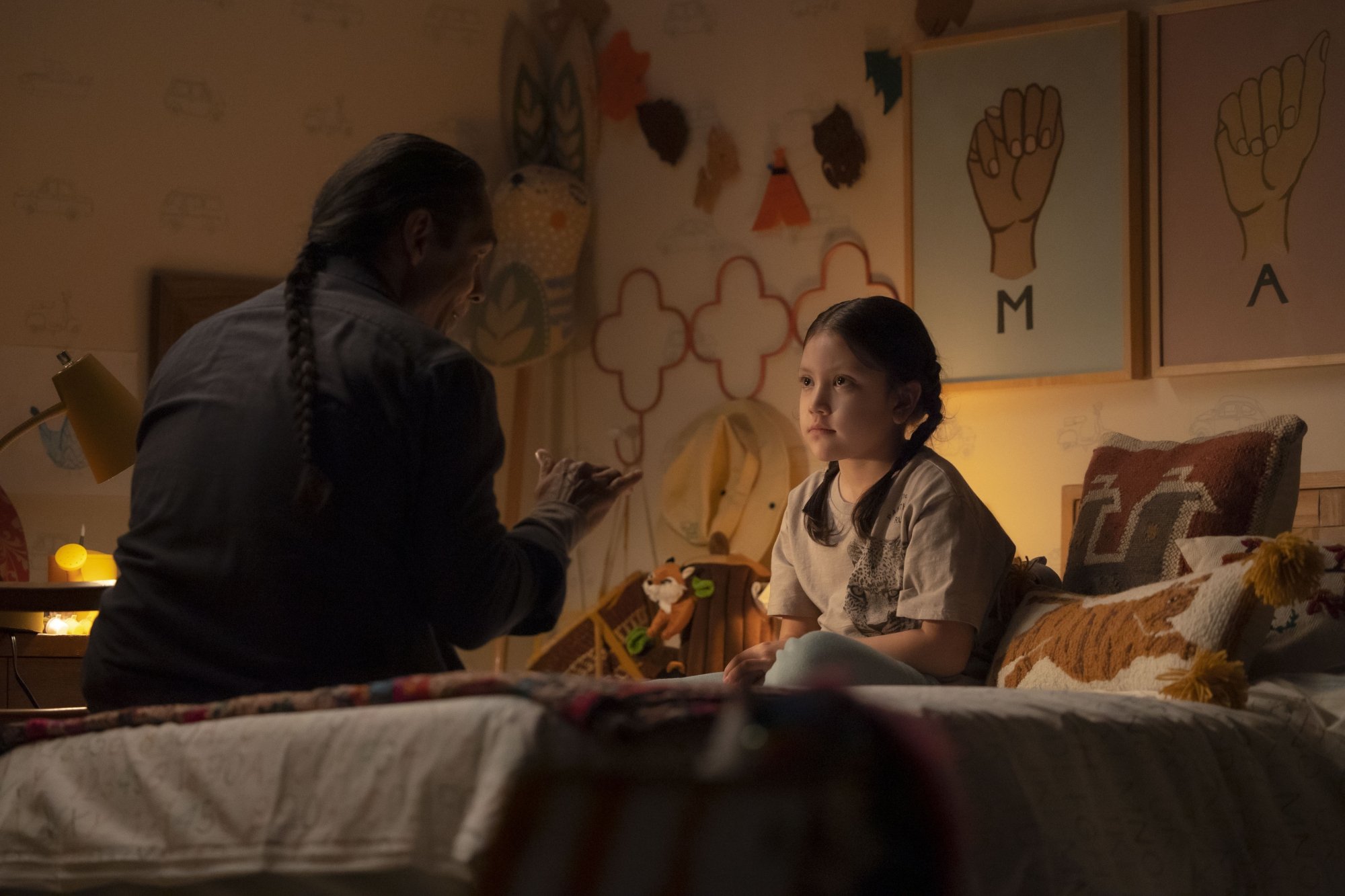 'Hawkeye' stars Zahn McClarnon and Darnell Besaw as William Lopez and Young Maya Lopez in episode 3 of the Disney+ show.