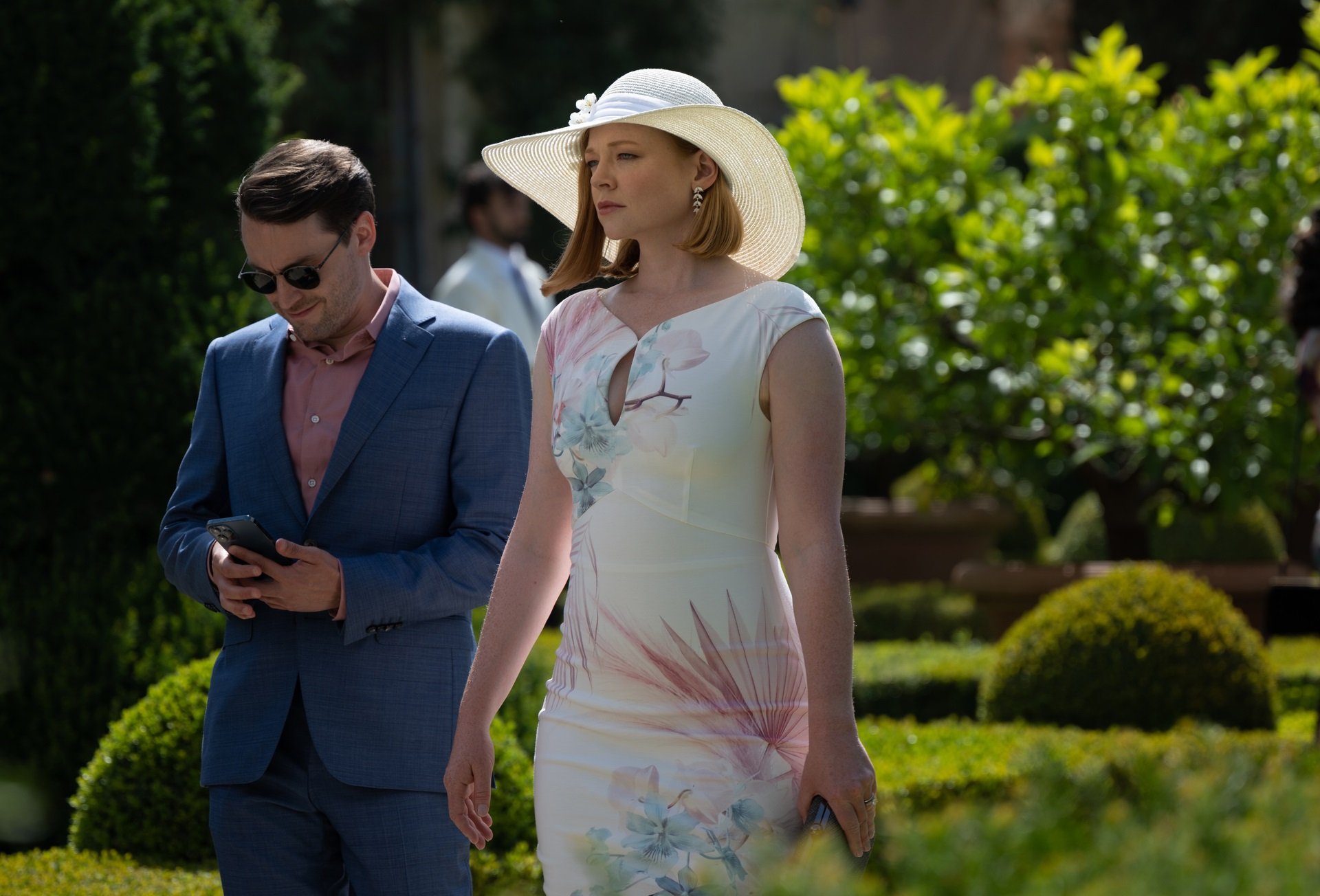 'Succession' stars Kieran Culkin and Sarah Snook walking together portraying Roman and Shiv Roy