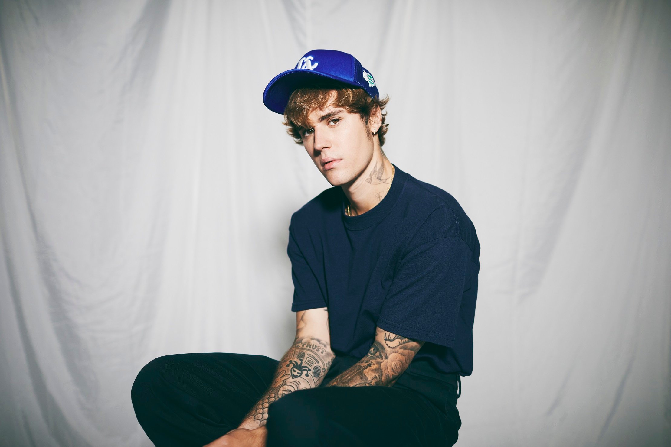Justin Bieber wearing a hat