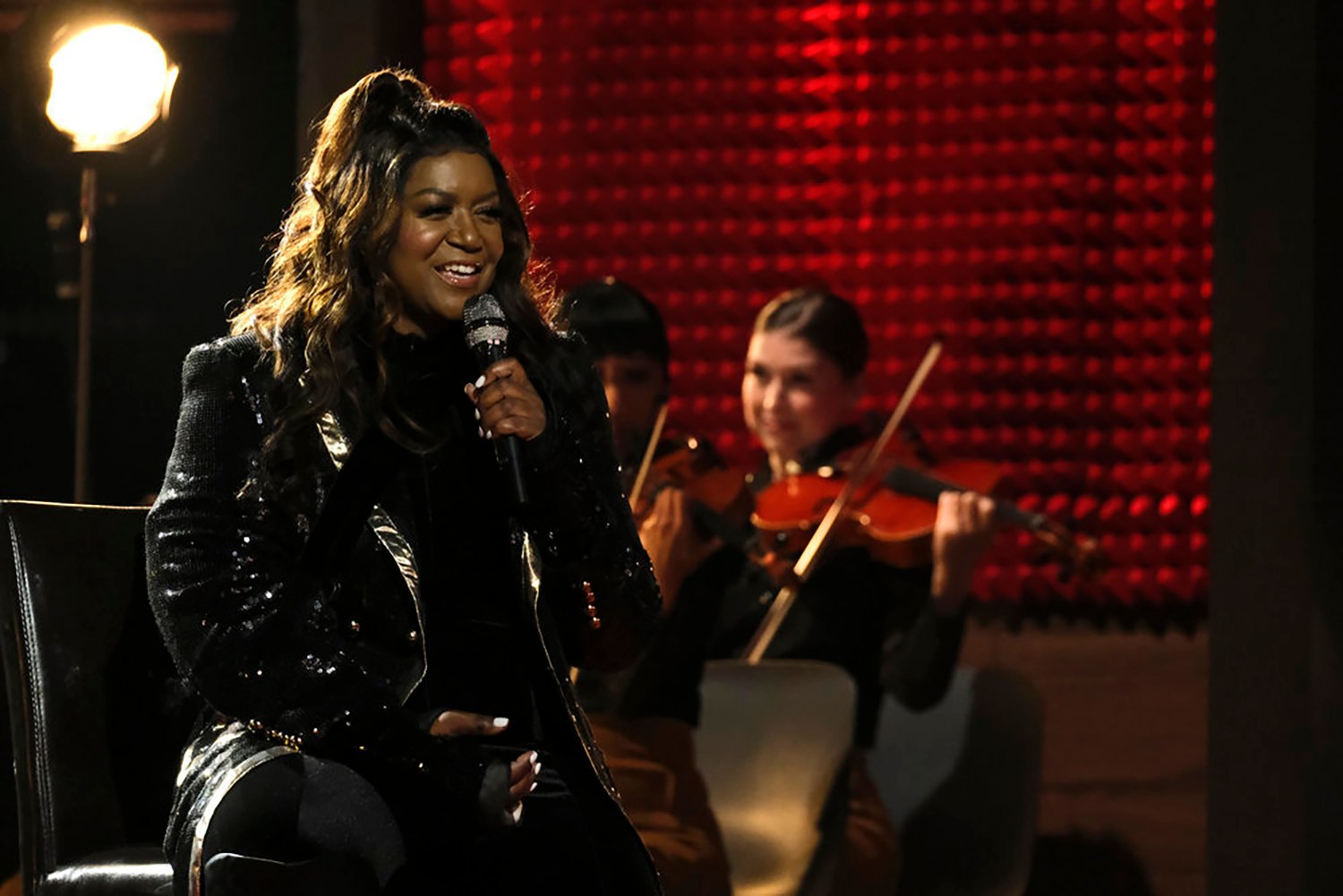 Wendy Moten performs on The Voice Season 21 Episode 23.