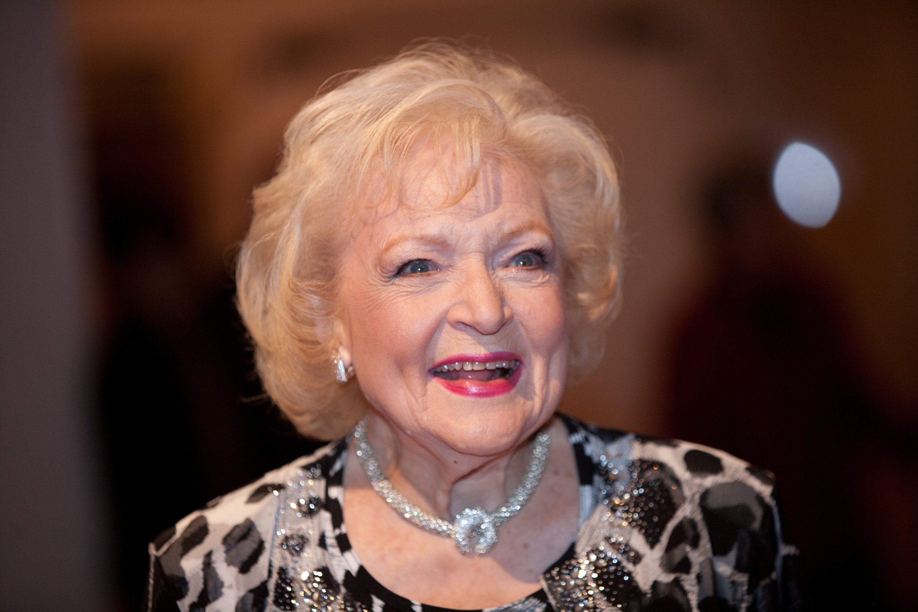 Betty White poses on the red carpet at the 13th annual Mark Twain Prize for American Humor ceremony 