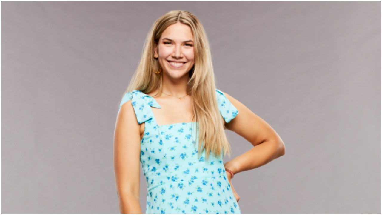 Claire Rehfuss posing and smiling for 'Big Brother 23' cast photo