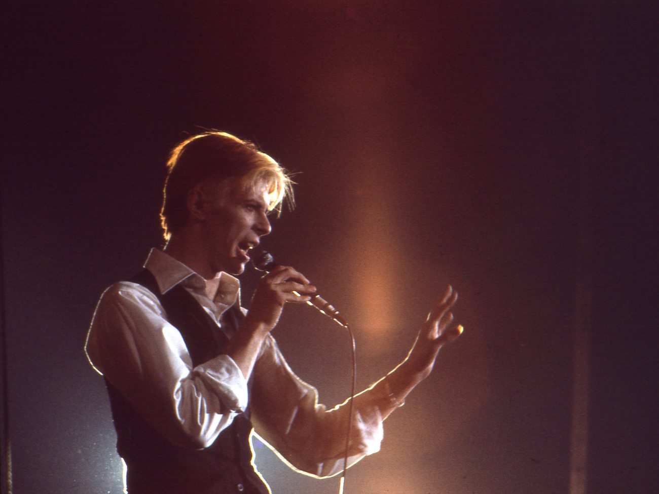 David Bowie performing as the Thin White Duke in 1976.