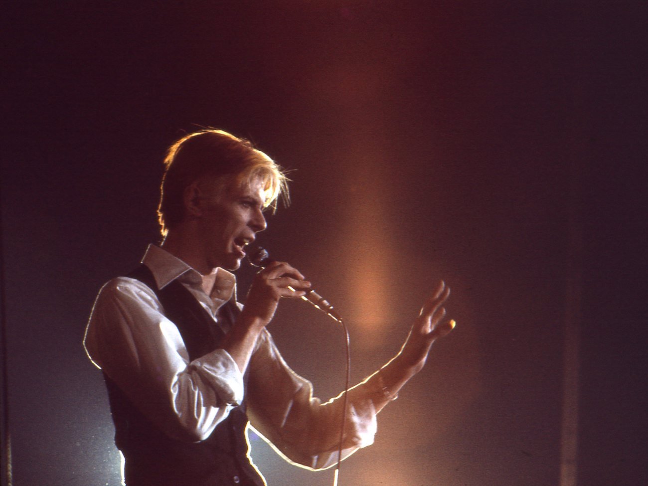 David Bowie performing as the Thin White Duke in 1976.