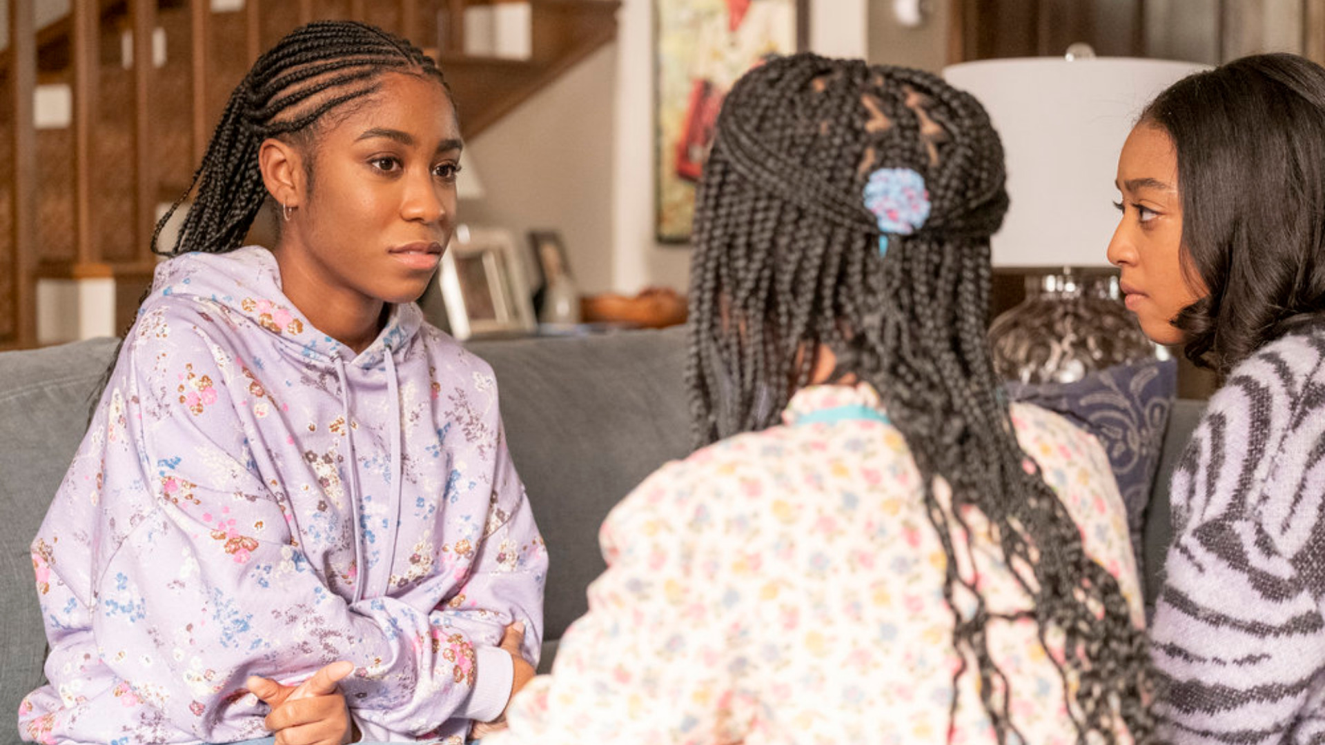 Lyric Ross as Deja talks to Eris Baker as Tess and Faithe Herman as Annie in ‘This Is Us’ Season 6 Episode 5