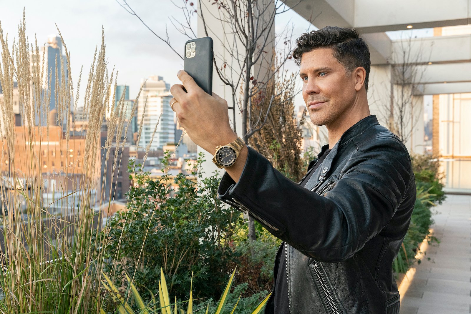 Fredrik Eklund from Million Dollar Listing New York takes a selfie 