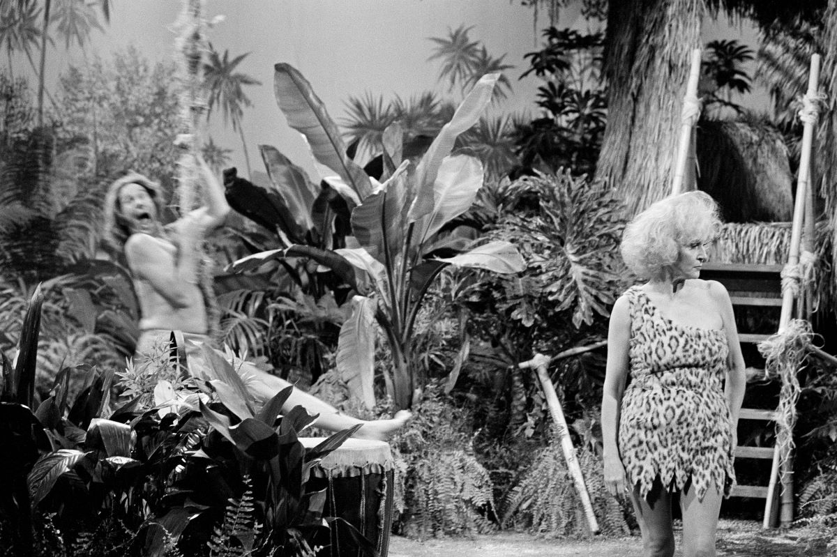 Johnny Carson as Tarzan and Betty White as Jane during the 'Tarzan and the Apes" skit in 1981