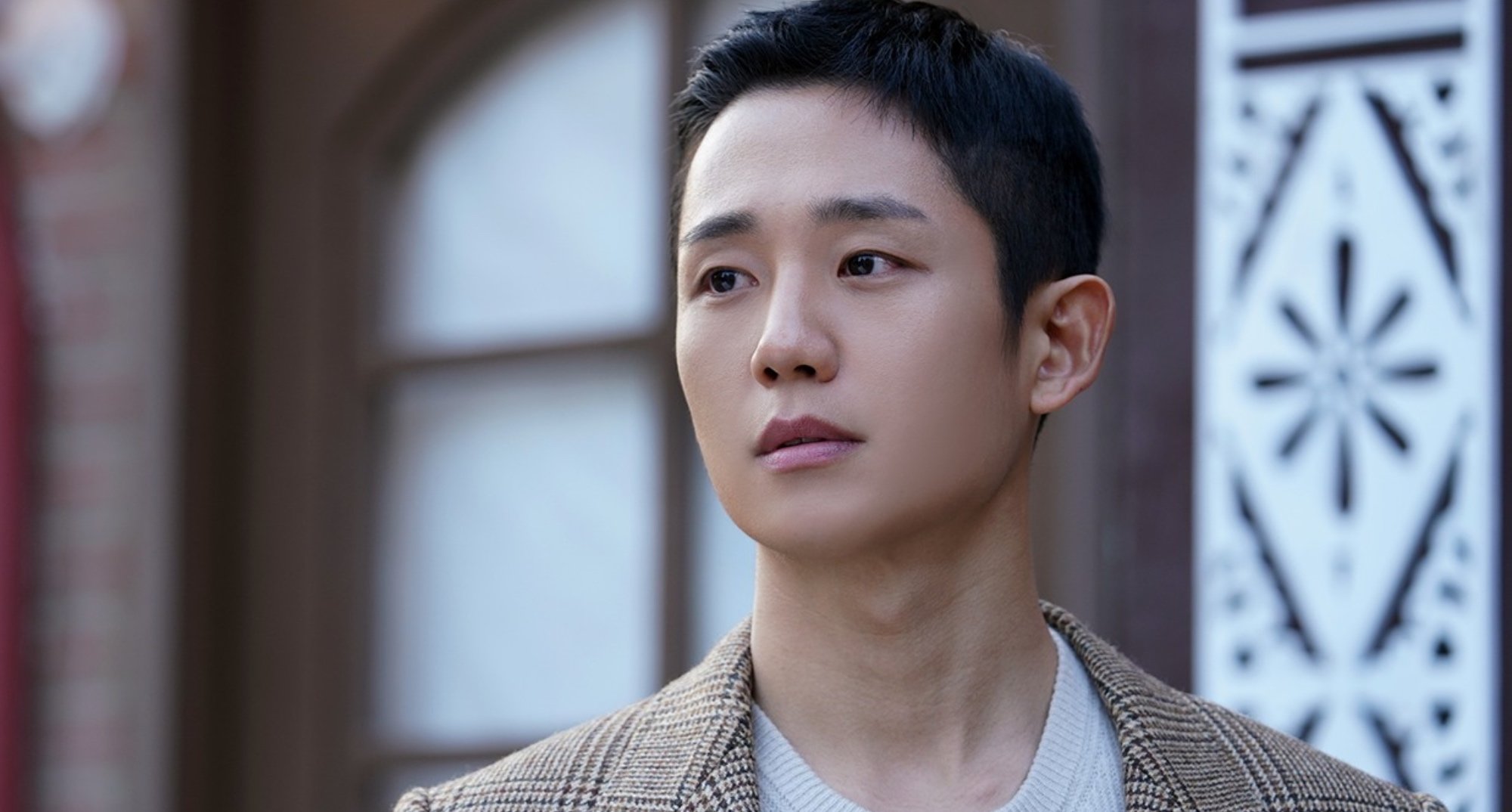 Jung Hae-In as Soo-ho in 'Snowdrop' K-drama wearing tweed jacket.
