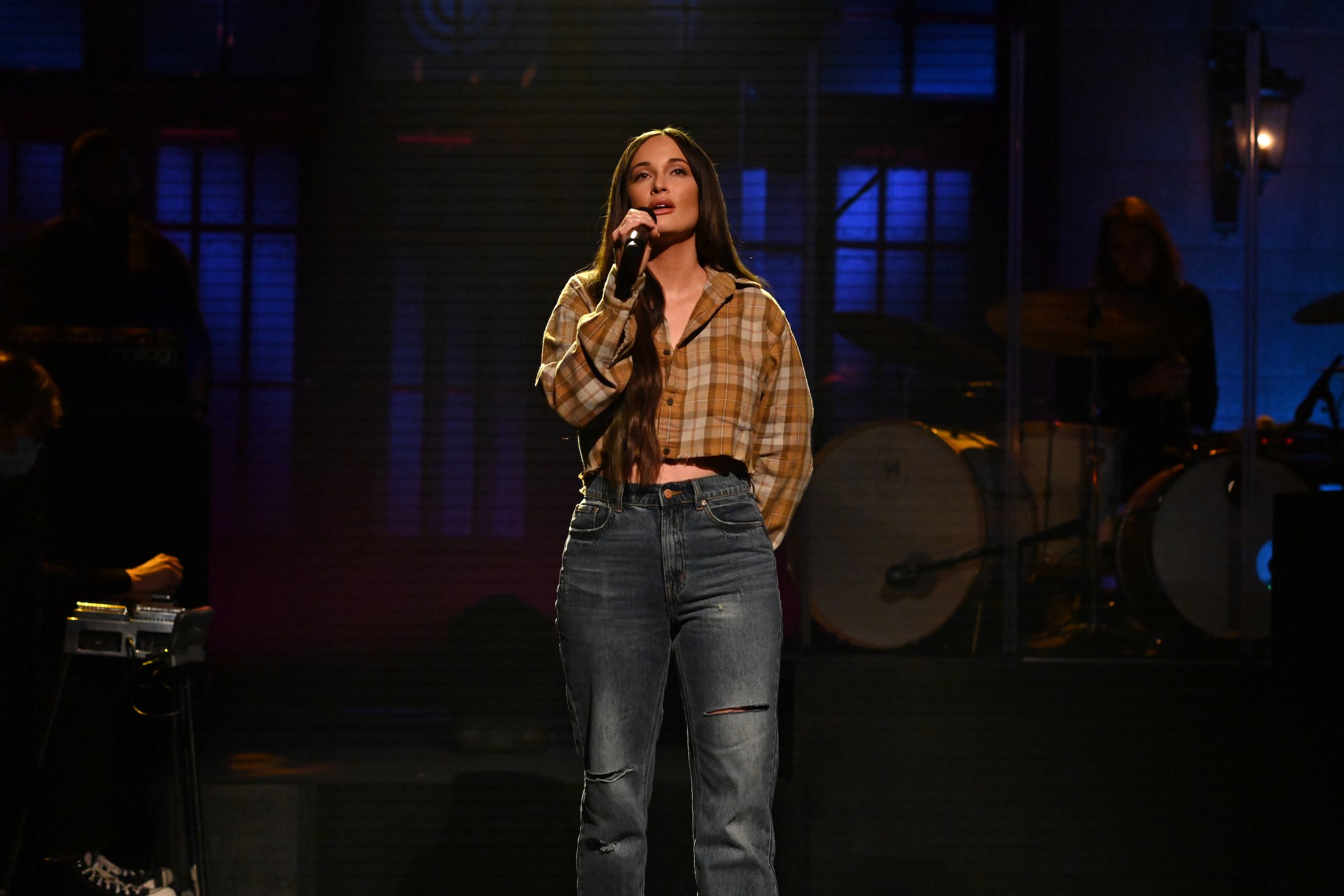 Kacey Musgraves performs 'Camera Roll' on 'Saturday Night Live'