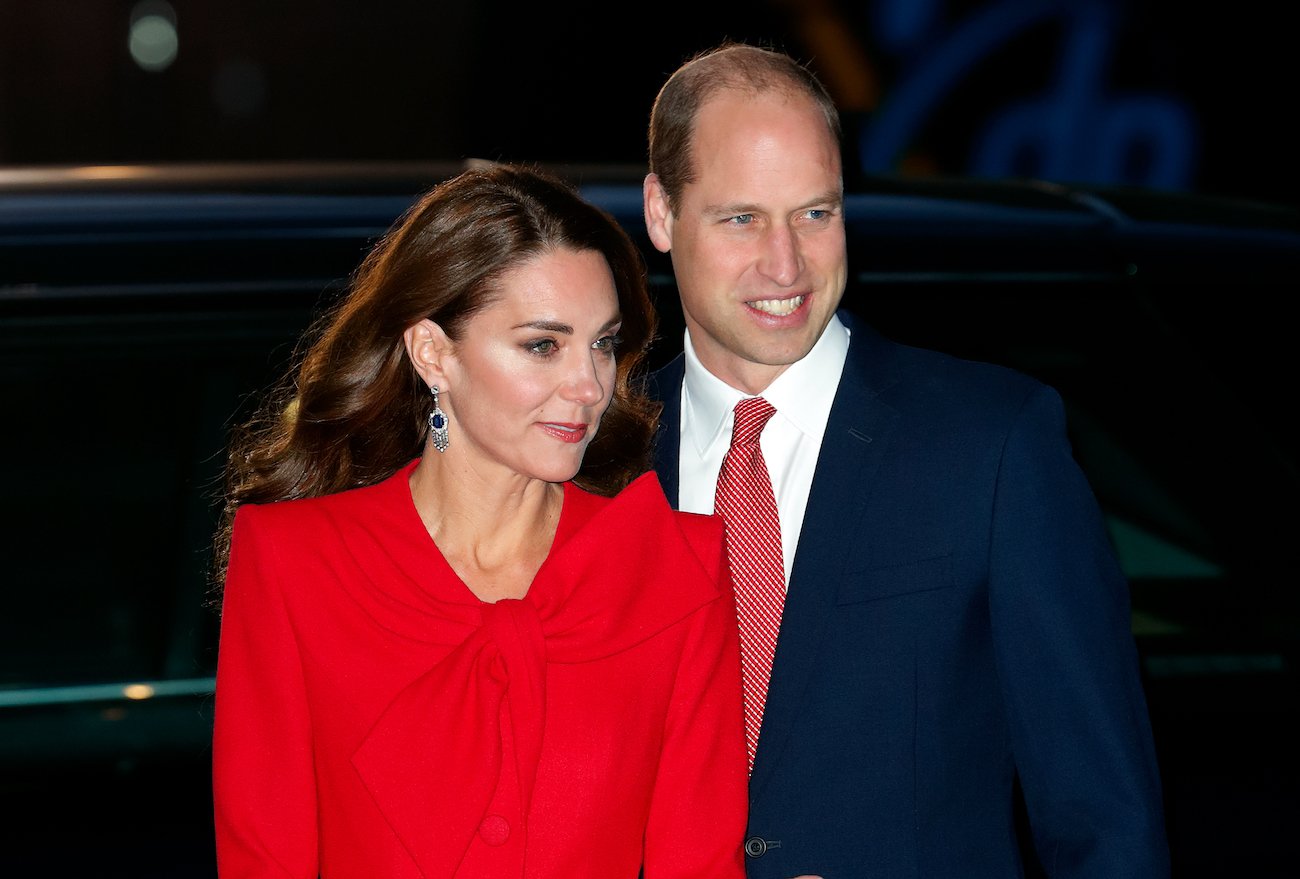 Kate Middleton and Prince William smile as they arrive at Westminster Abbey