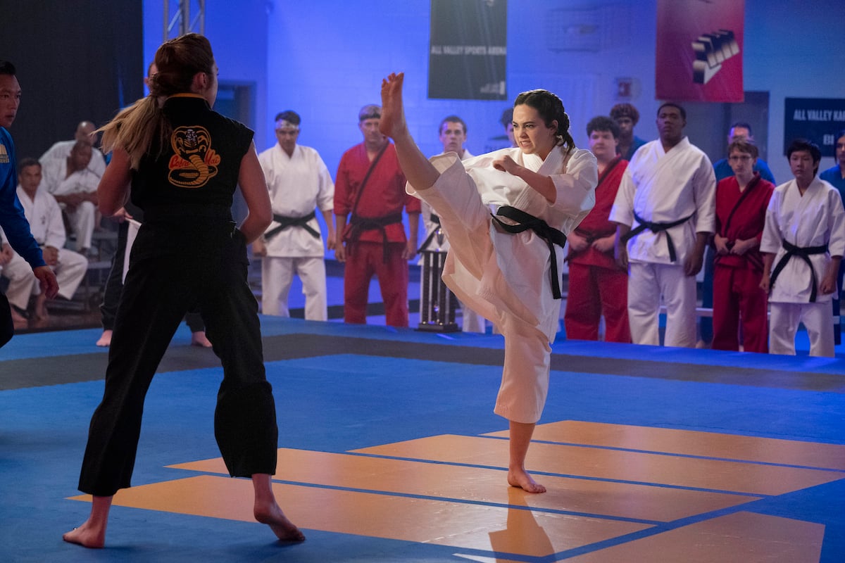 Cobra Kai Season 4 How Peyton List Broke Mary Mousers Thumb In 1