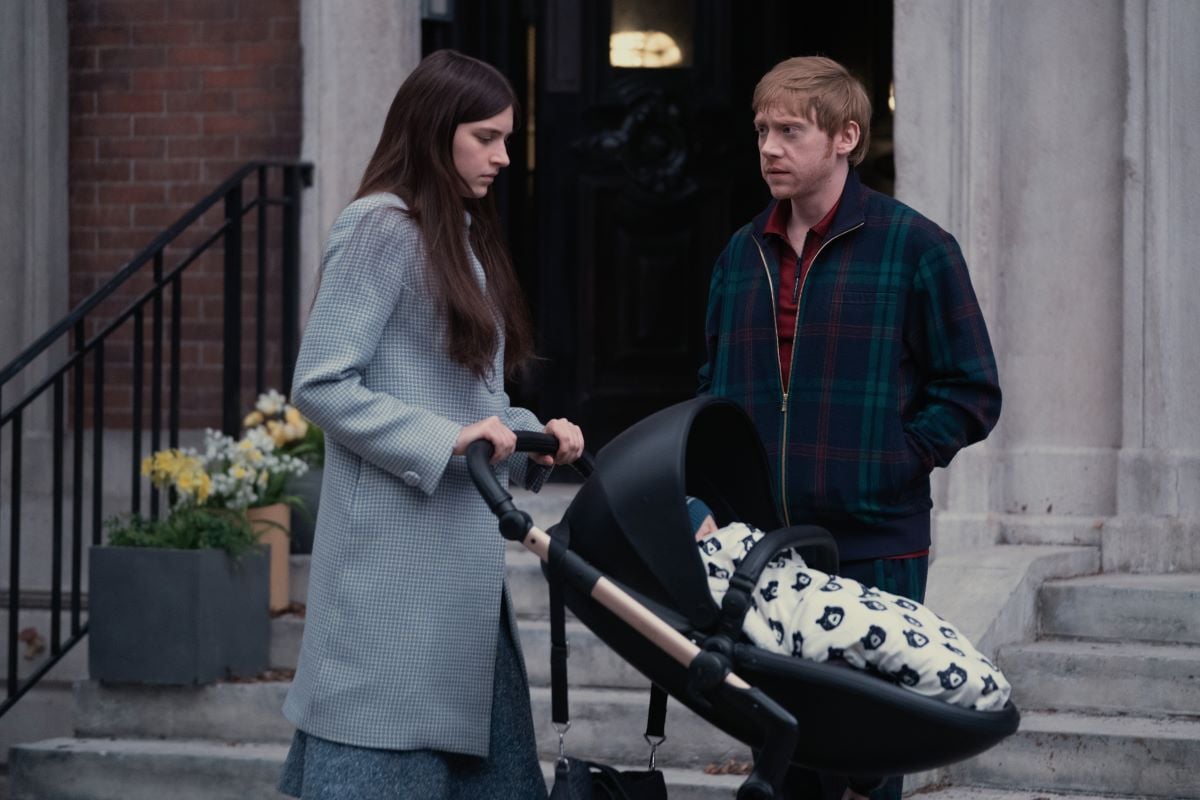 Nell Tiger Free and Rupert Grint in 'Servant'