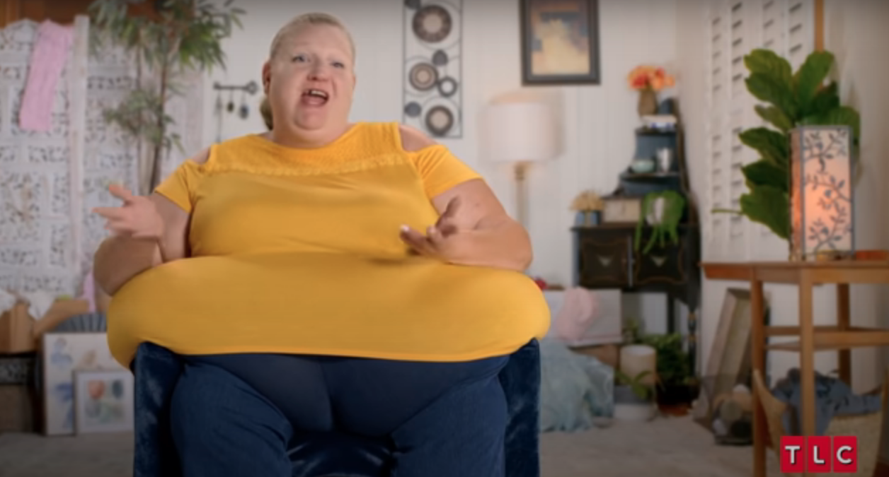 Vannessa, wearing a yellow top, in '1000-lb Best Friends'