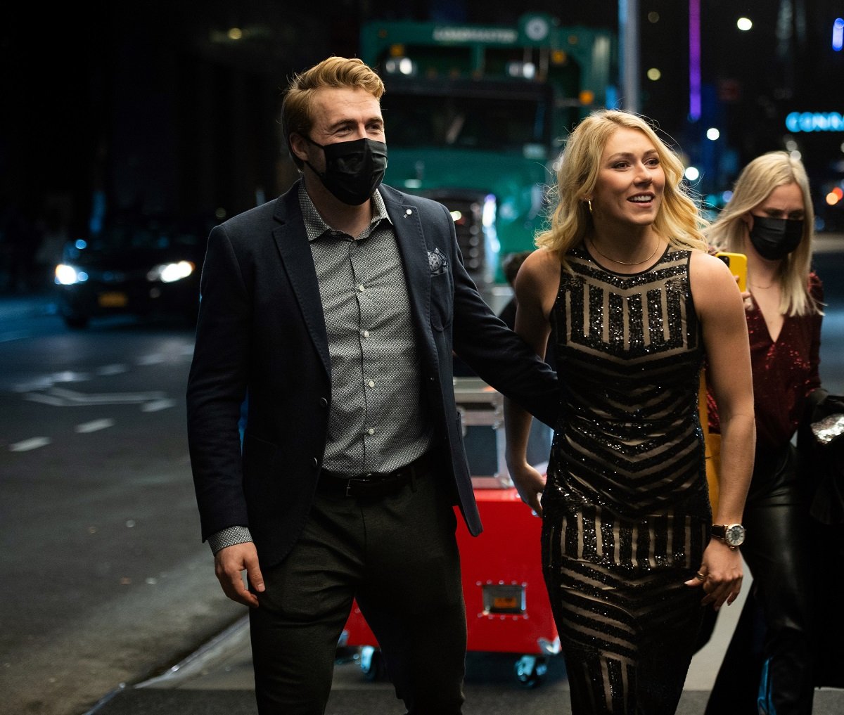 Aleksander Aamodt Kilde and Mikaela Shiffrin walking in New York City to the Gold Medal Gala
