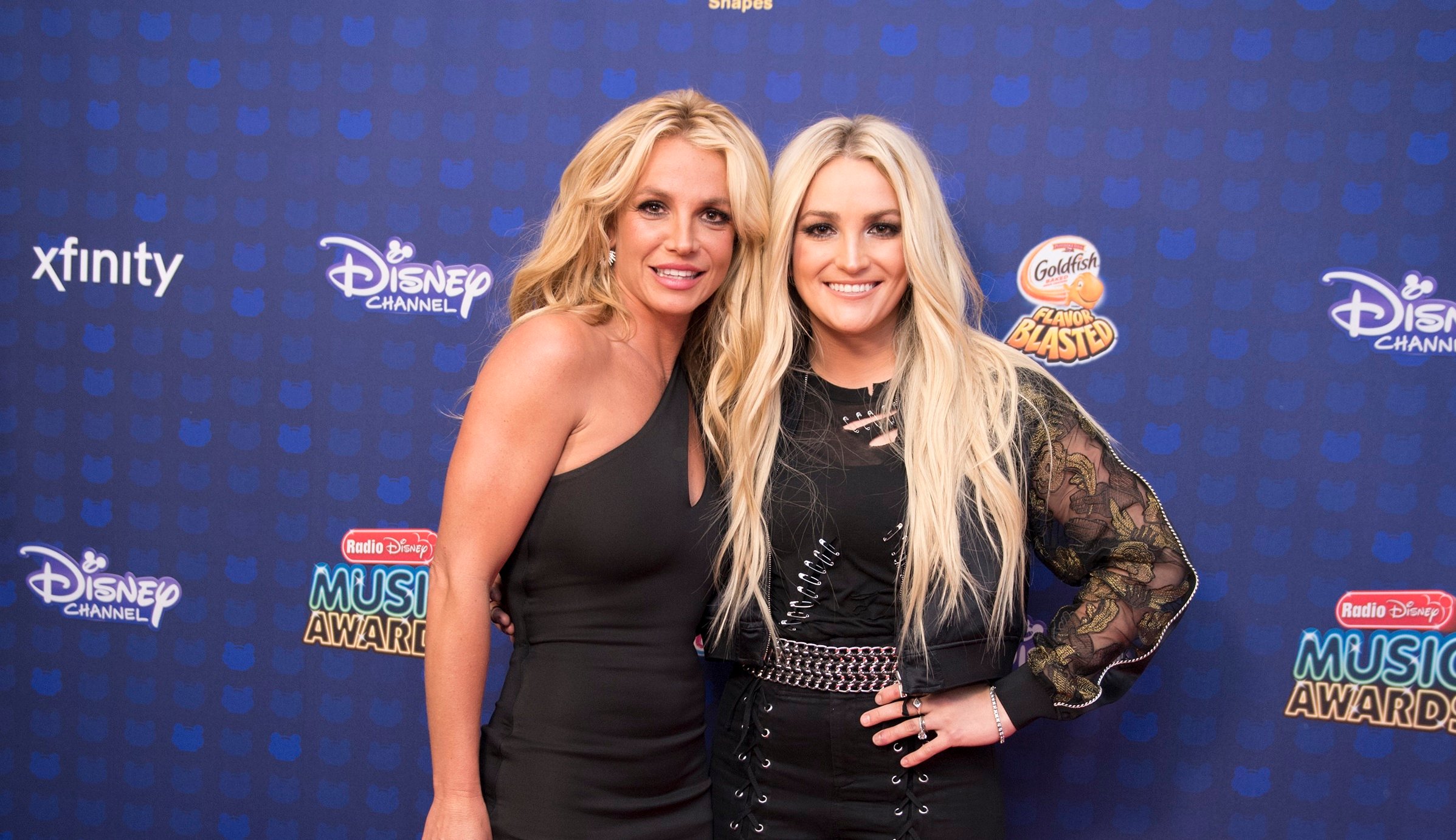 Britney Spears and Jamie Lynn Spears attend the 2017 Radio Disney Music Awards