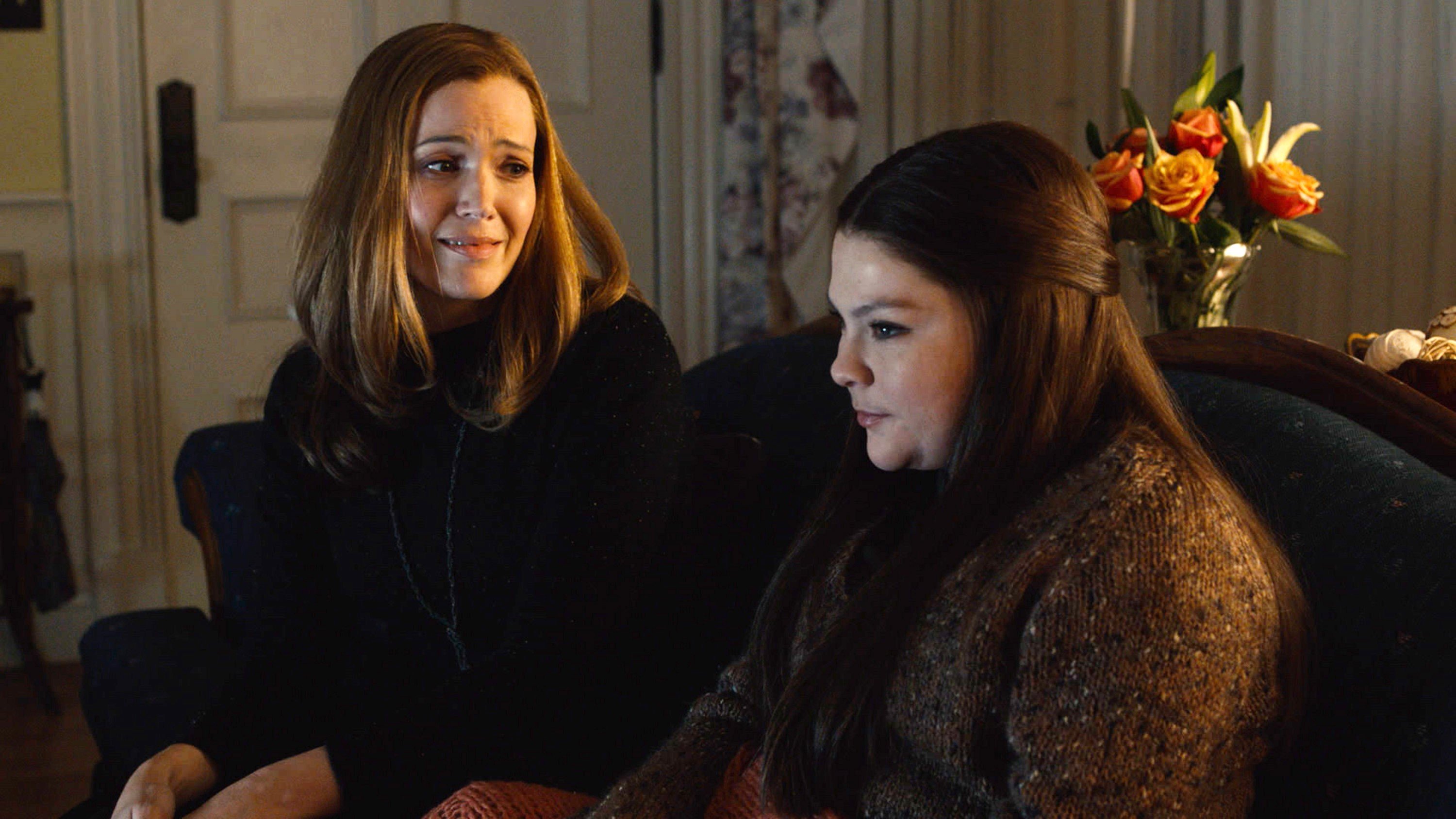 Mandy Moore and Hannah Zeile photographed during a scene from "This Is Us."