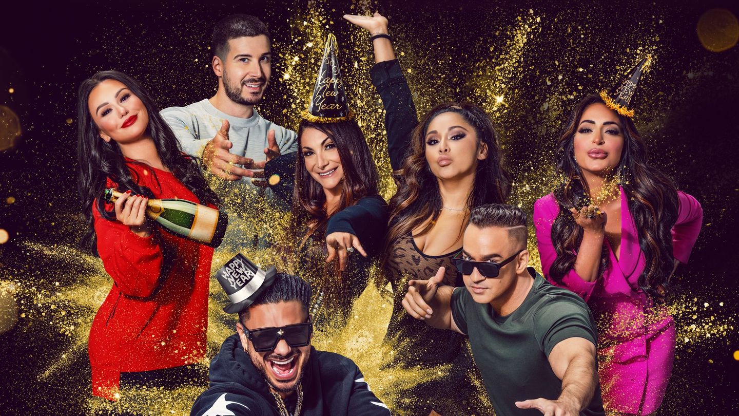 'Jersey Shore: Family Vacation' cast in a promo for season 5 (R to L): Jenni 'JWoww' Farley, Vinny Guadagnino, Deena Cortese, Pauly DelVecchio, Nicole 'Snooki' Polizzi, Mike 'The Situation' Sorrentino, and Angelina Larangeira
