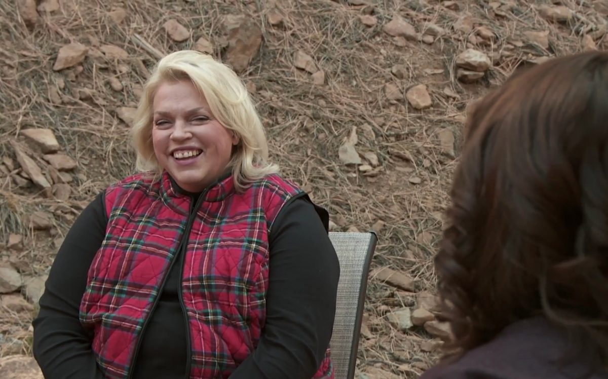 Janelle Brown and Robyn Brown sitting outside during ‘Sister Wives’ episode.