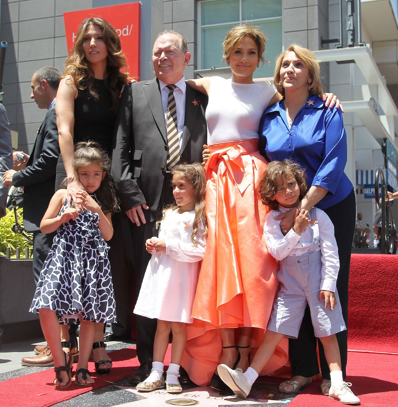 Jennifer Lopez with her sister Lynda, parents, and kids on the red carpet