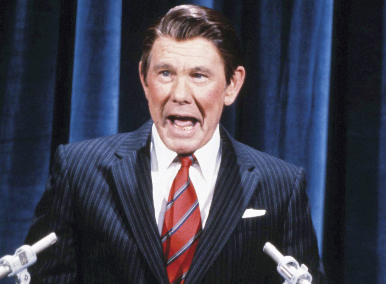 Johnny Carson as George Bush Sr. on 'The Tonight Show'