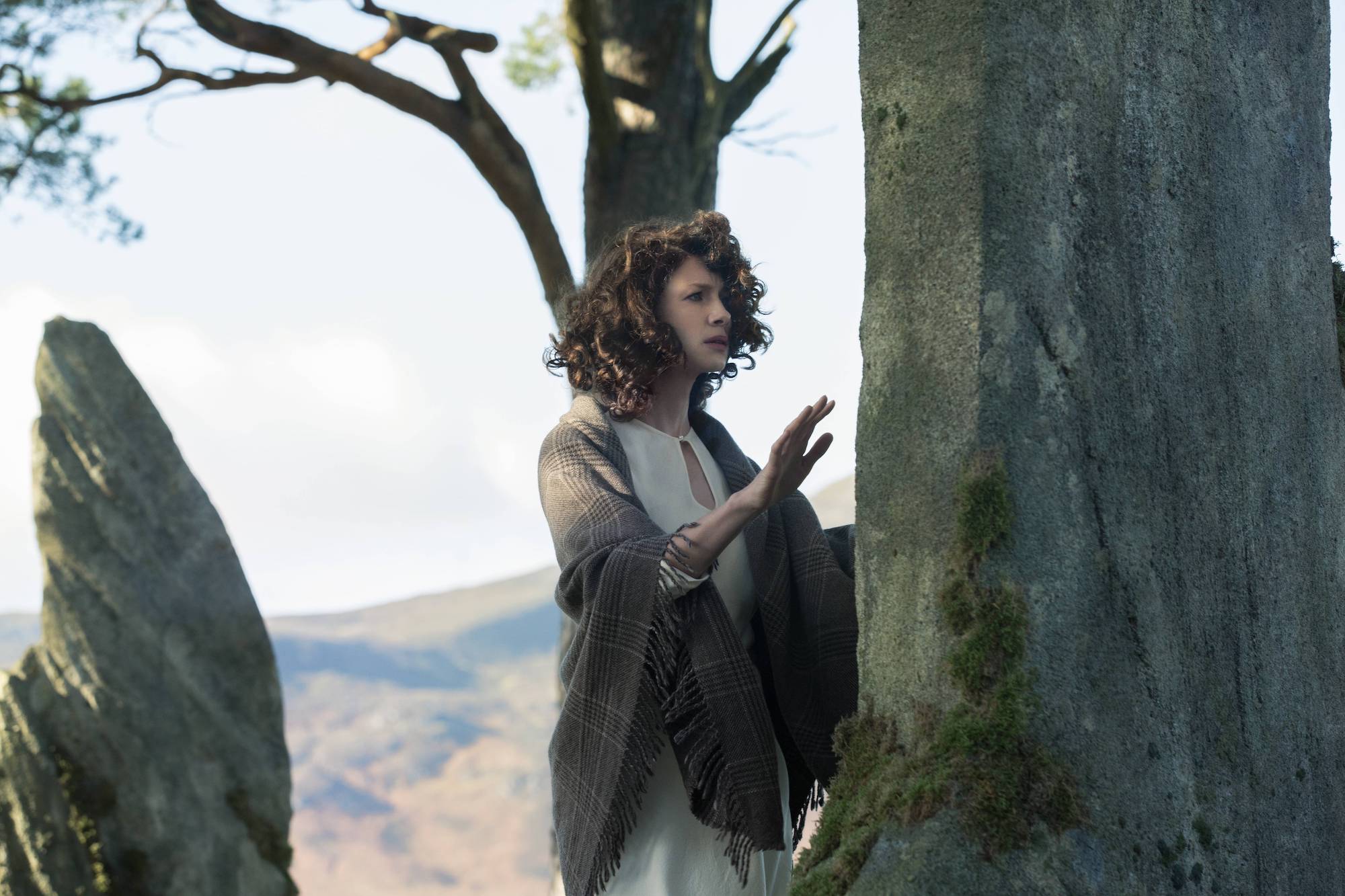 'Outlander' Season 1: Caitriona Balfe touches the stones