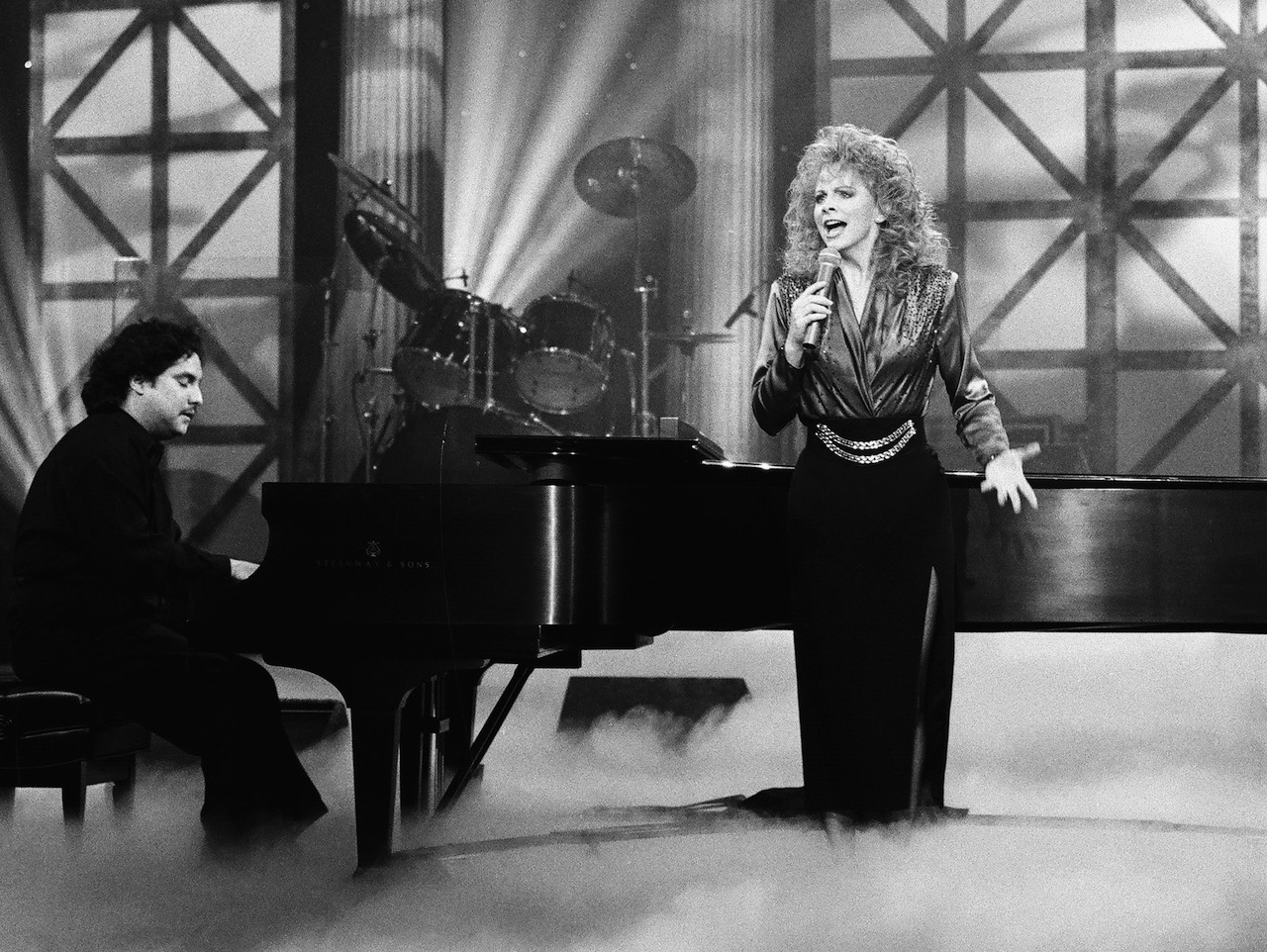 Reba McEntire performs on 'The Tonight Show Starring Jay Leno' on December 1, 1992 Reba McEntire performs on 'The Tonight Show Starring Jay Leno' on December 1, 1992