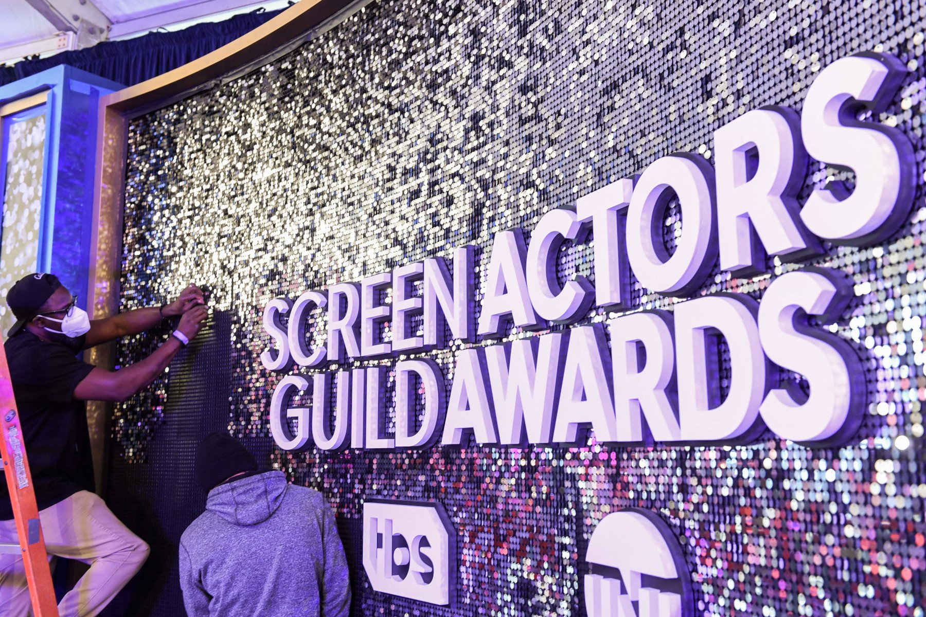 Staff setting up for the 2022 SAG Awards.