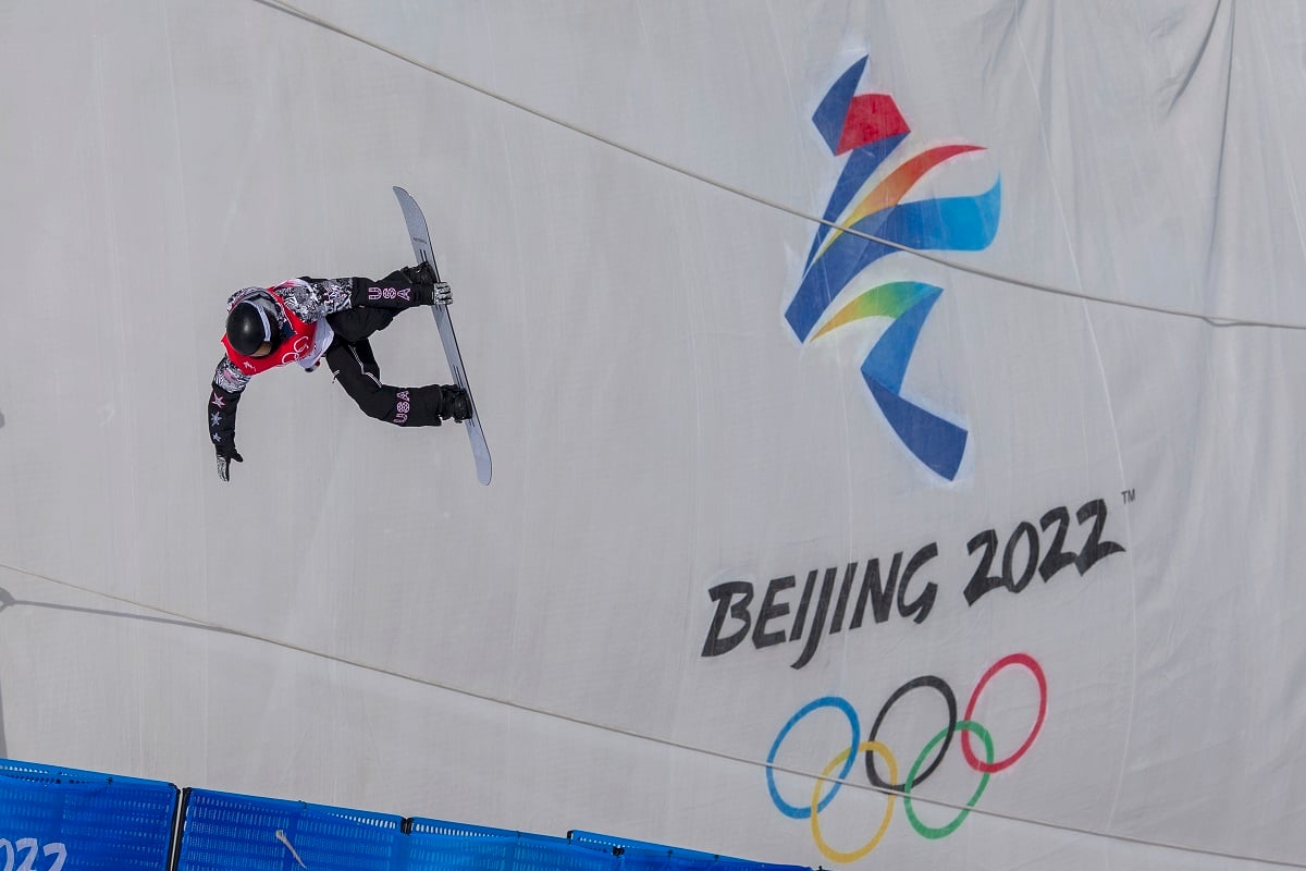 Shaun White practicing ahead of Snowboard Halfpipe in Beijing