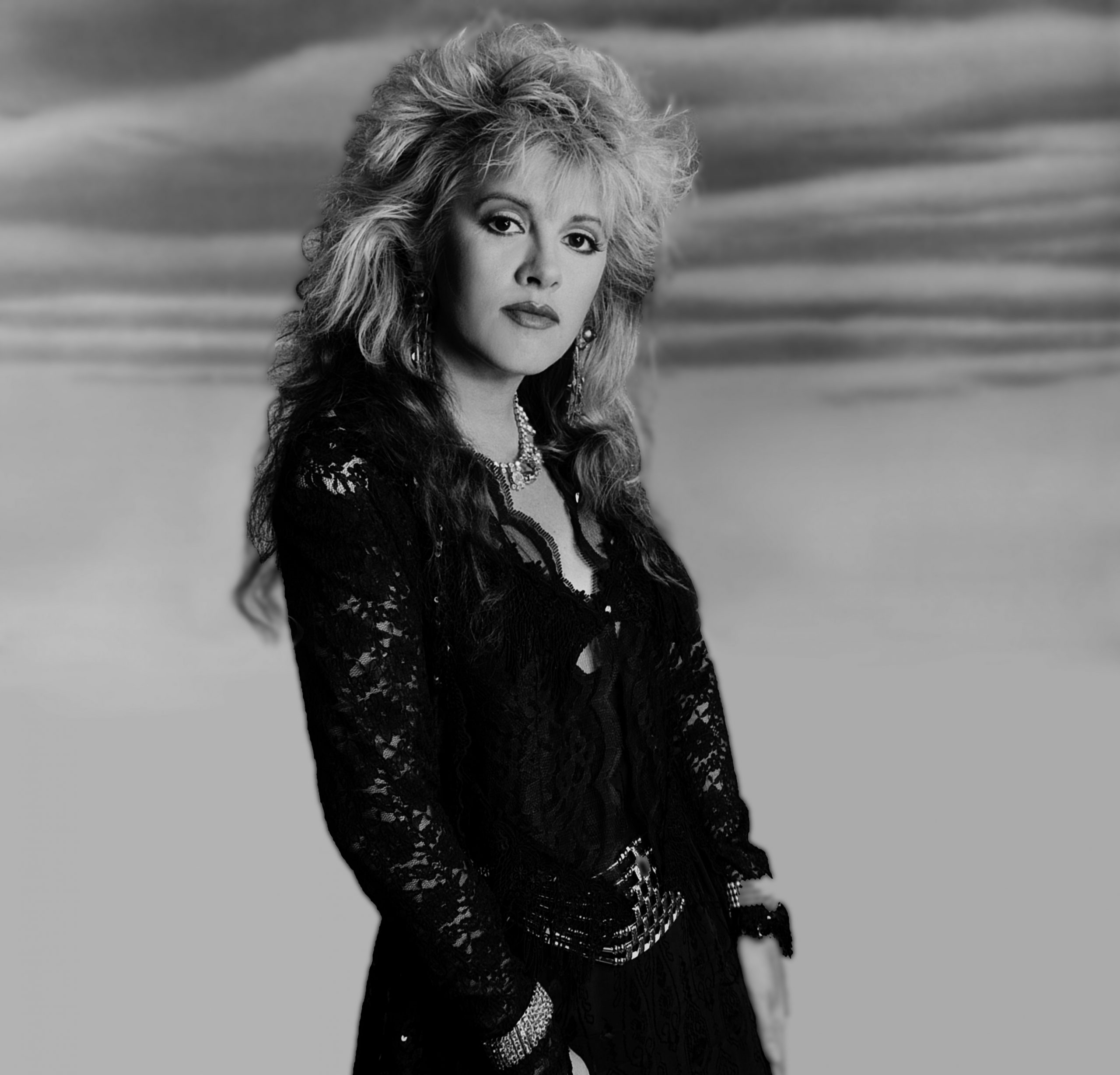 Stevie Nicks Reportedly Came Off as Bubble-Headed in a Book by Lindsey Buckinghams Ex